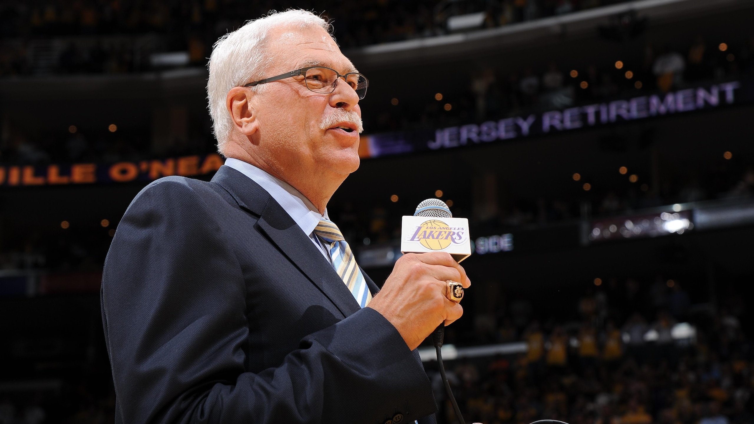 Dallas Mavericks v Los Angeles Lakers