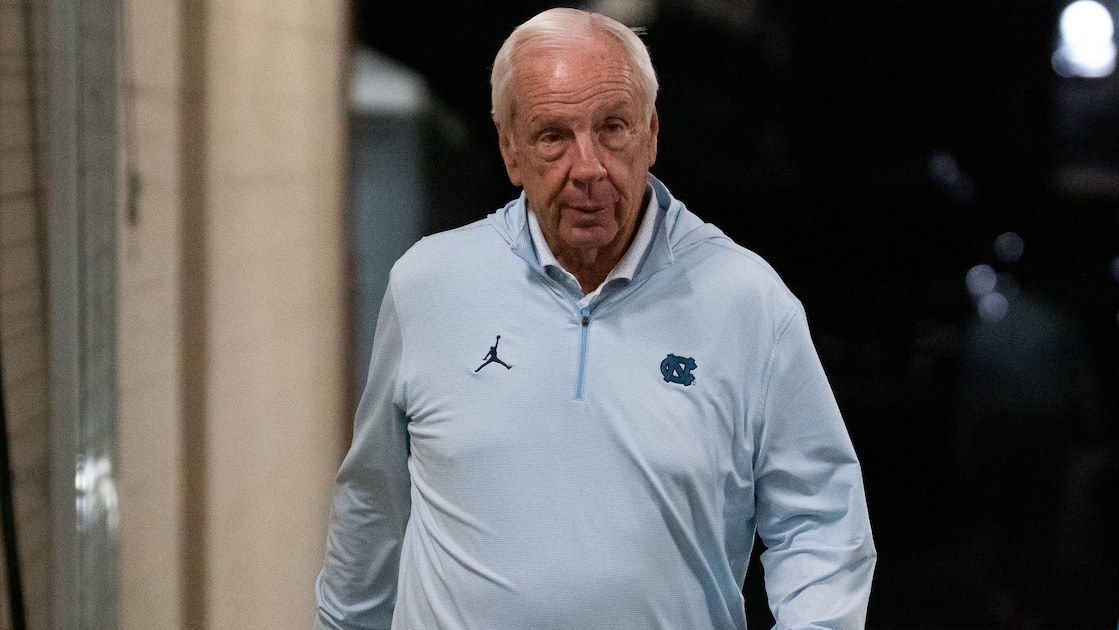 UNC Legend Roy Williams Joins Shaq to Drop Beat at DJ Set in Video Ahead of Week 2 CFB Game