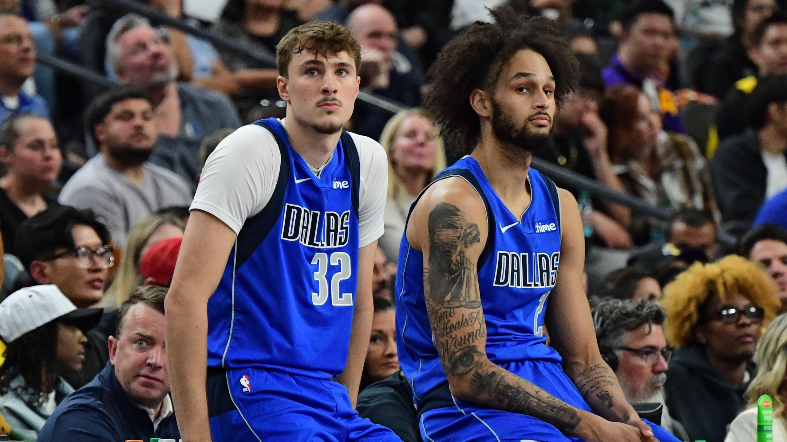 Dallas Mavericks v Los Angeles Lakers