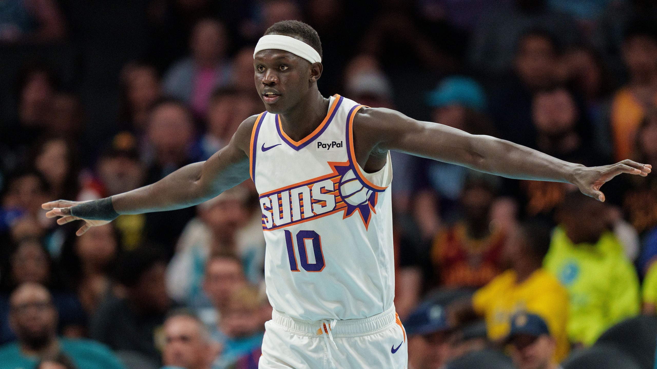 Phoenix Suns v Charlotte Hornets