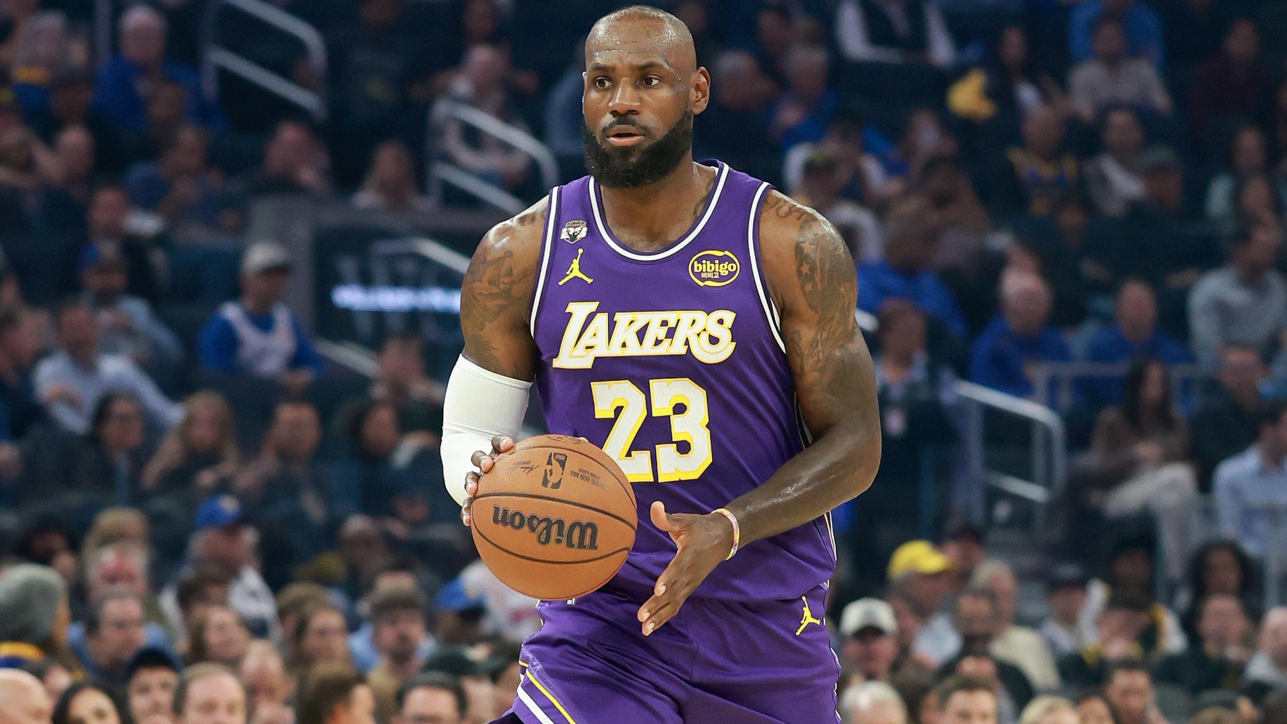 Los Angeles Lakers v Golden State Warriors