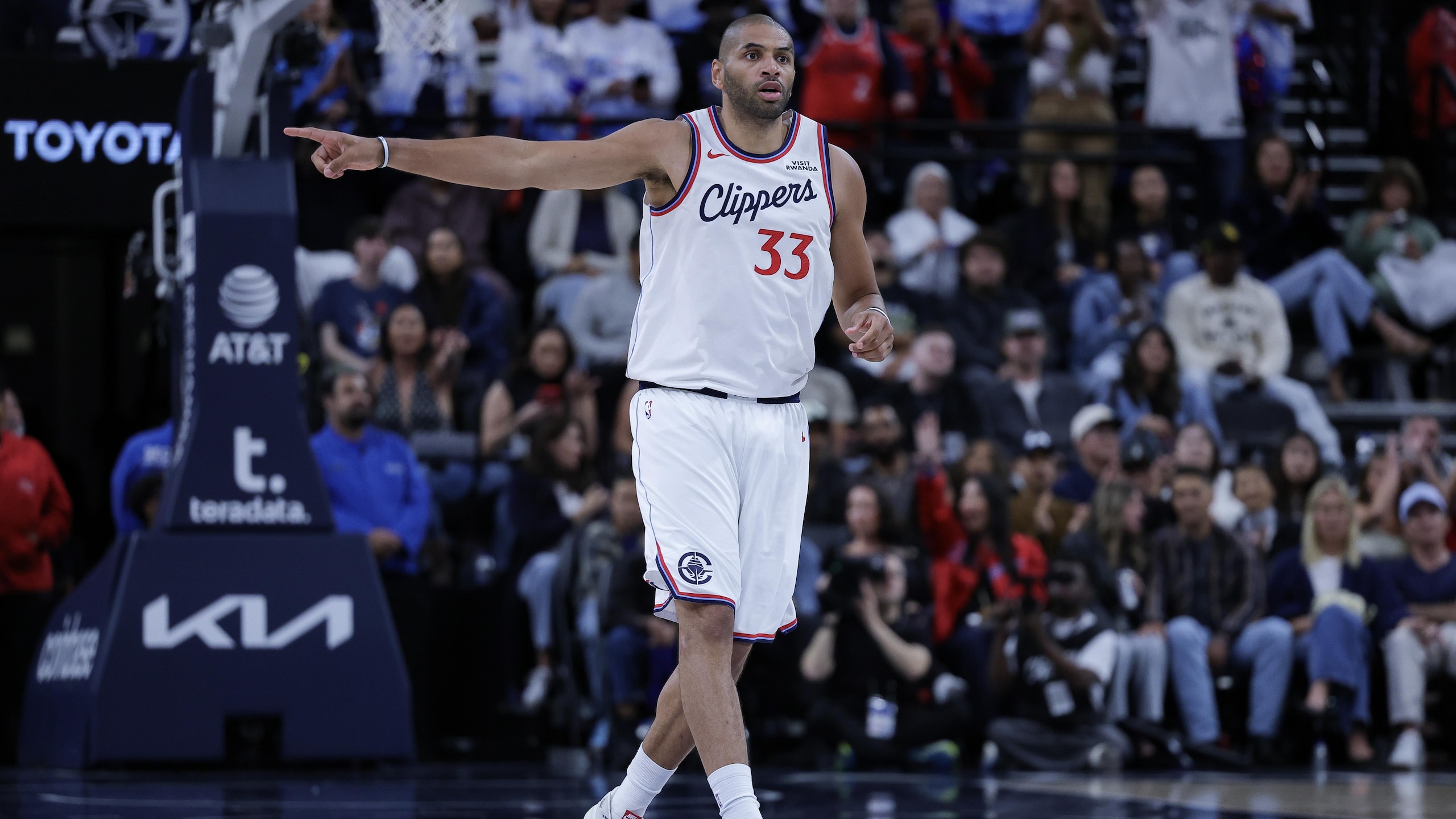 Golden State Warriors v Los Angeles Clippers