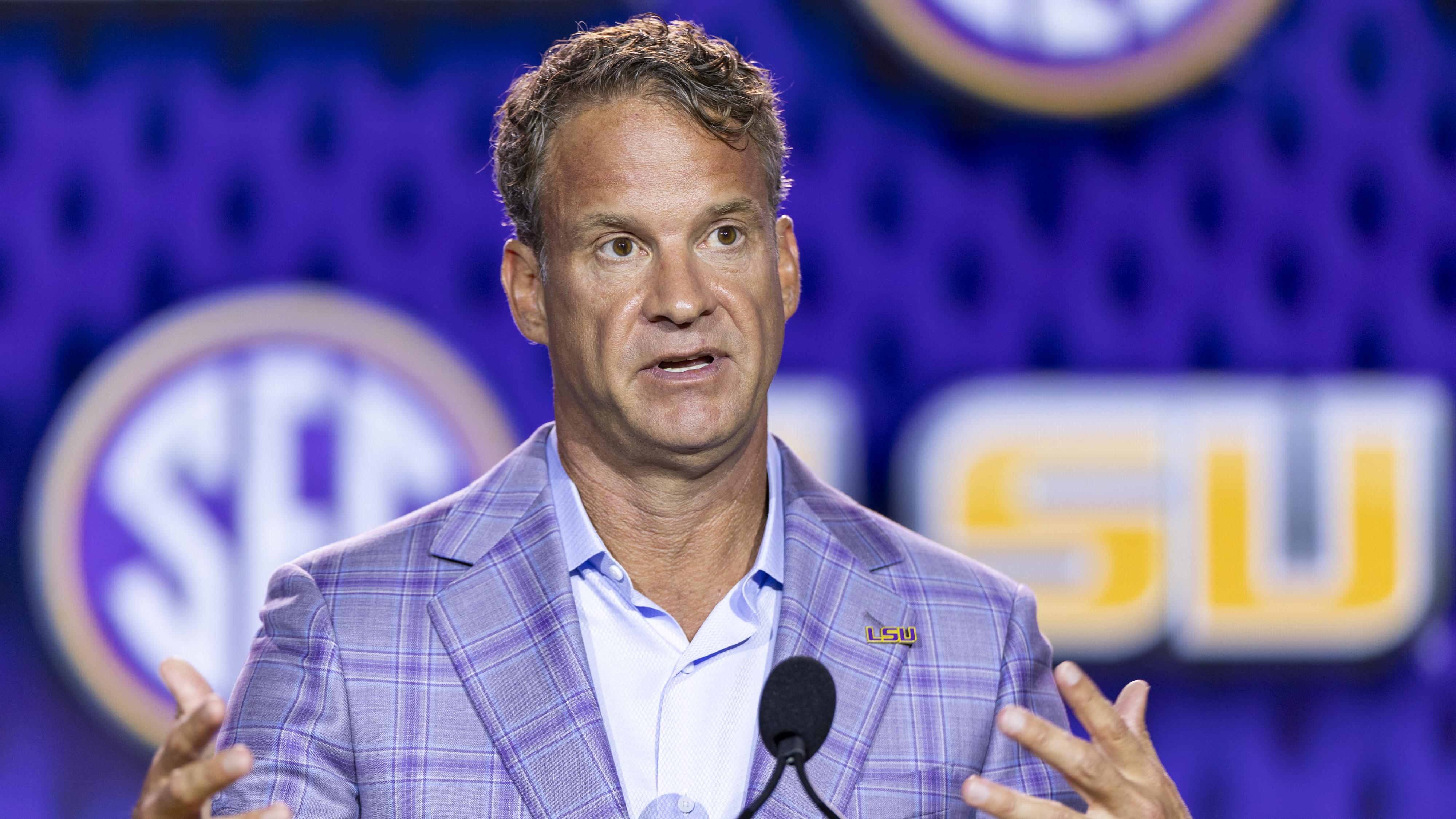 Lane Kiffin Arrives with Livvy Dunne, Theo Von in Videos for LSU Debut vs. Clemson