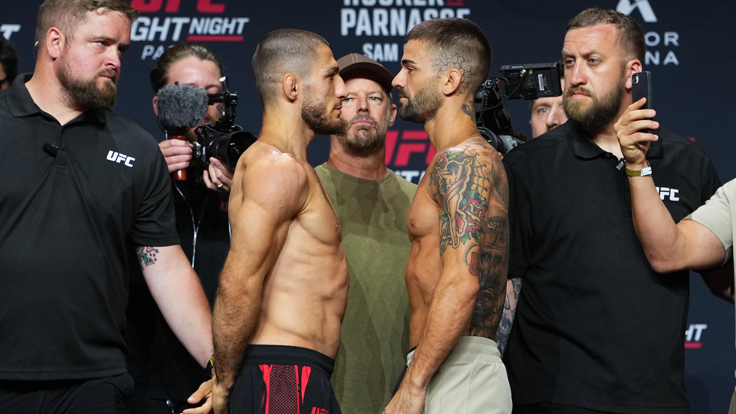 UFC Fight Night: Hooker vs Parnasse Ceremonial Weigh-in