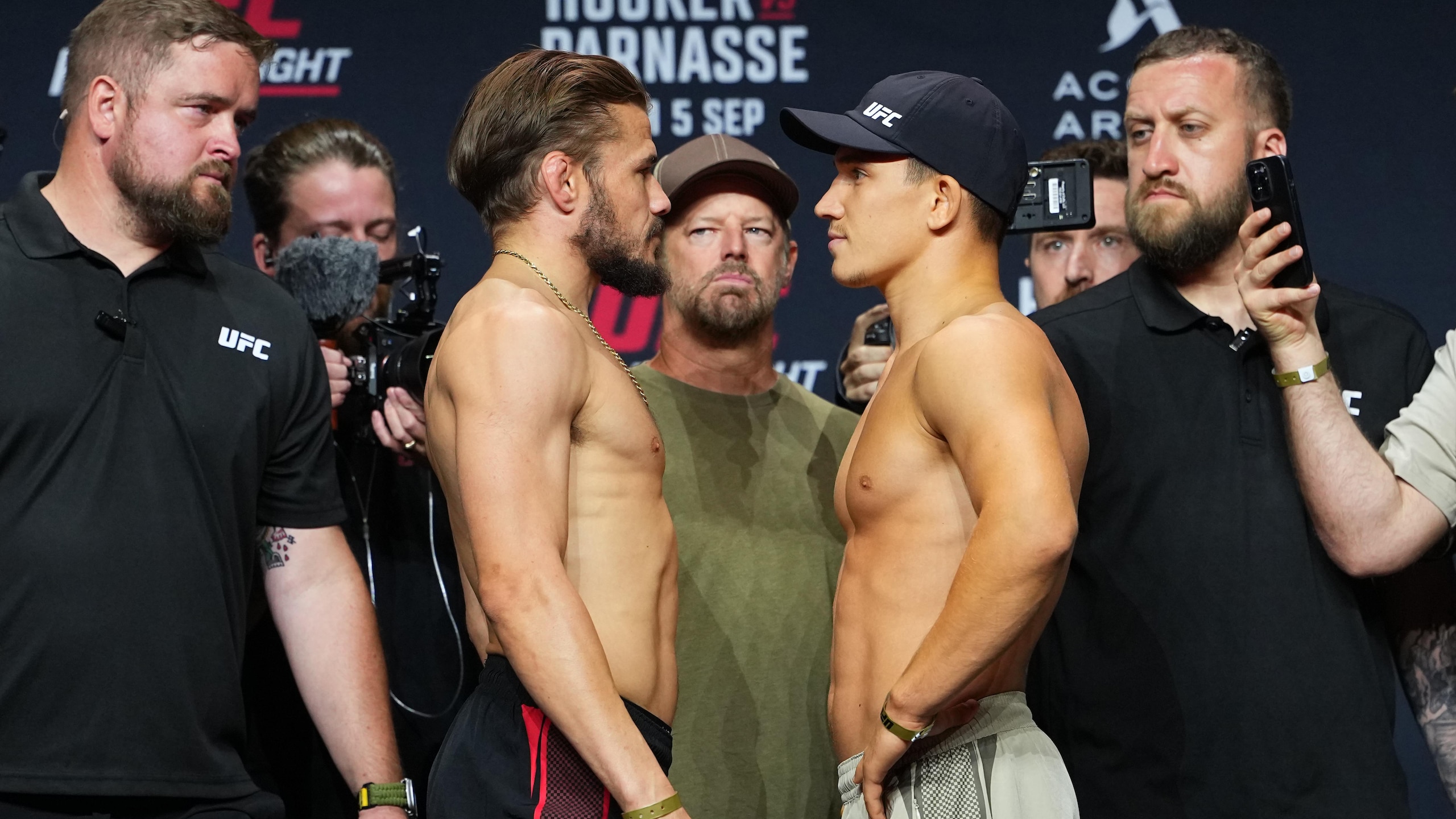 UFC Fight Night: Hooker vs Parnasse Ceremonial Weigh-in