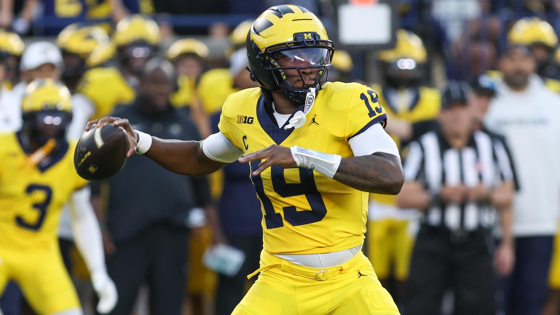 Bryce Underwood's Struggles Analyzed by CFB Insiders, Michigan QB 'Looks Like He's Seeing Ghosts'