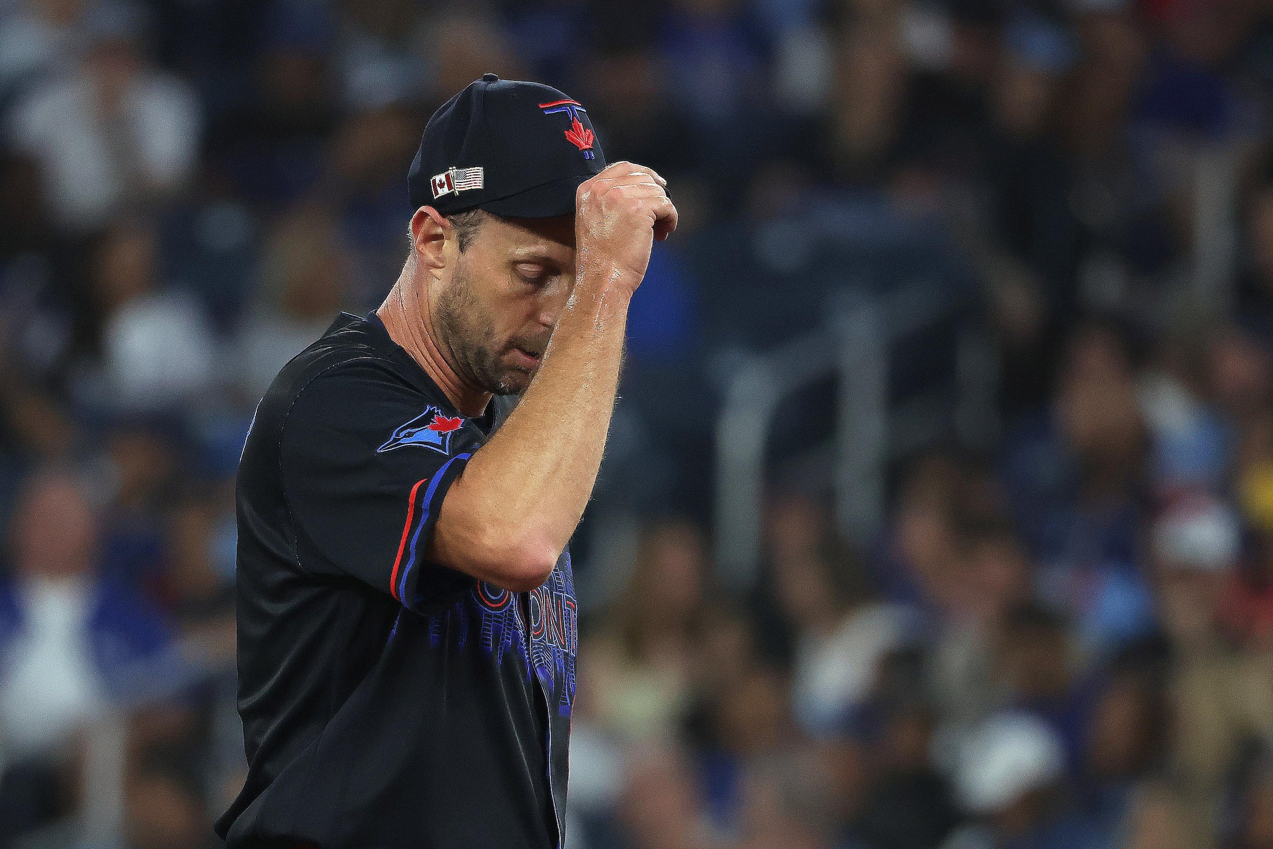 Toronto Blue Jays play the Baltimore Orioles