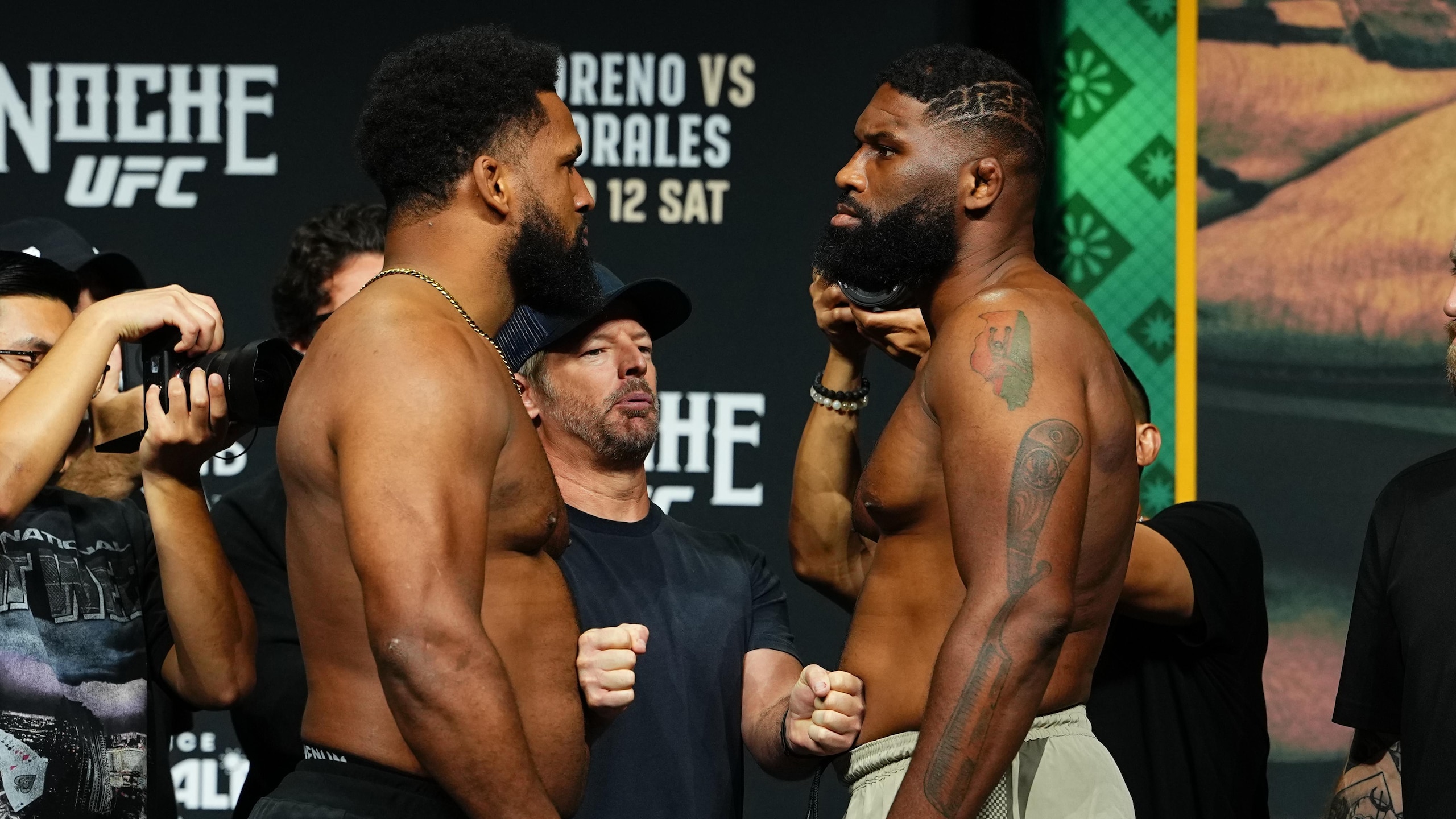 Noche UFC: Silva v Delgado - Ceremonial Weigh-in Noche UFC: Silva v Delgado - Ceremonial Weigh-in