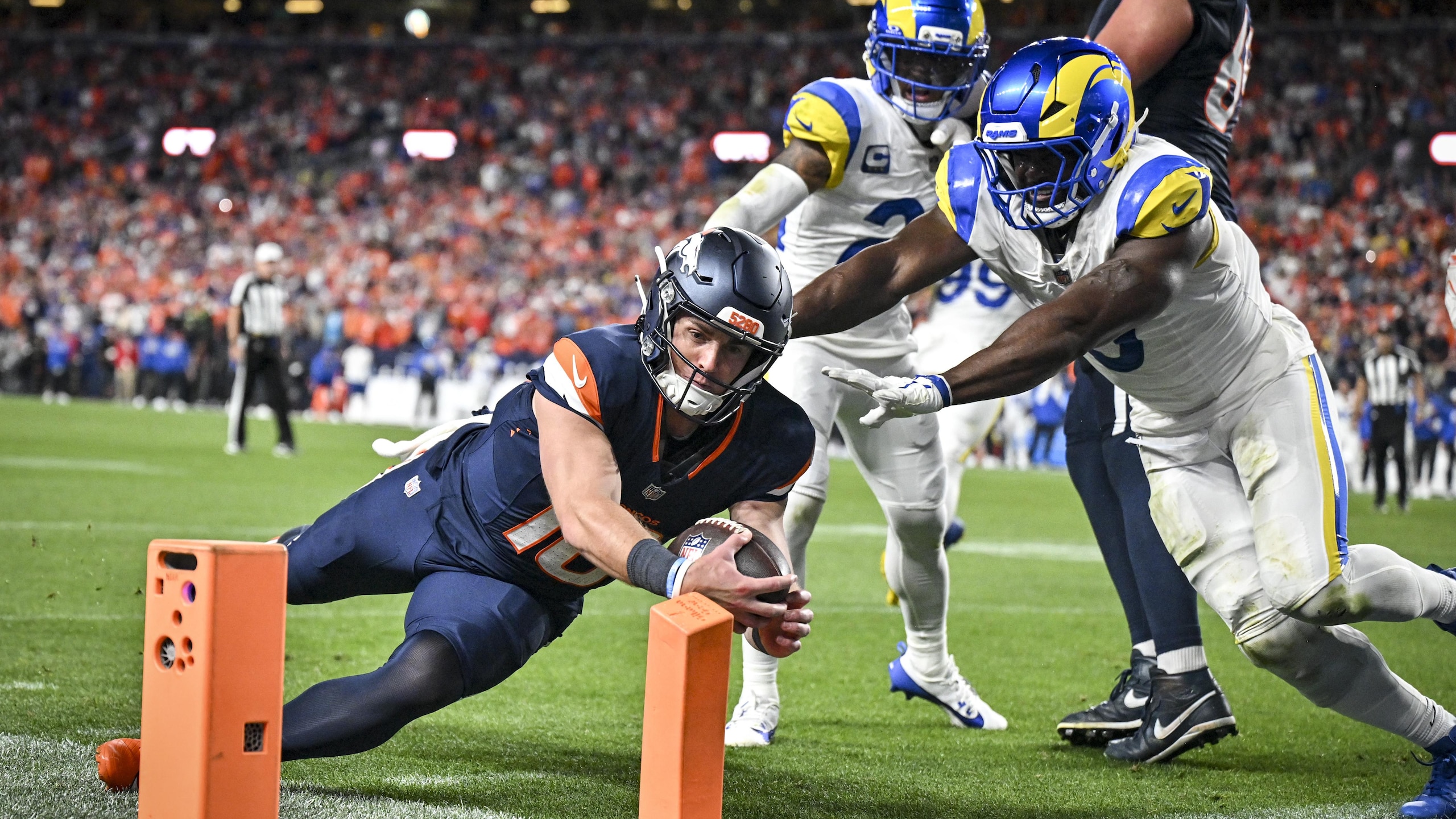 DENVER BRONCOS VS LOS ANGELES RAMS, NFL