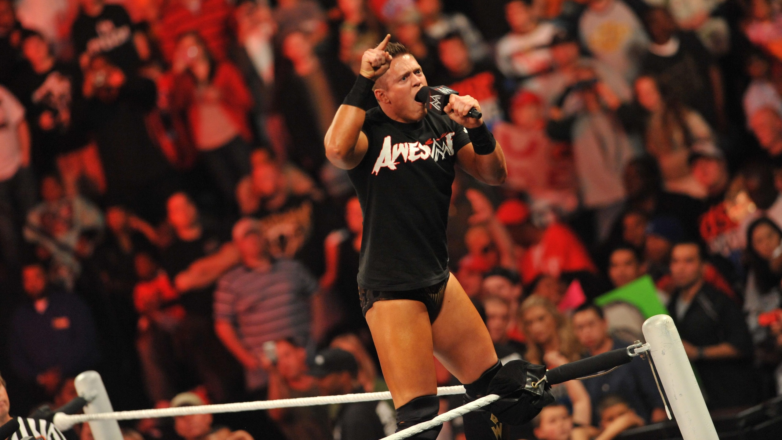 WWE Monday Night Raw Supershow Halloween Night