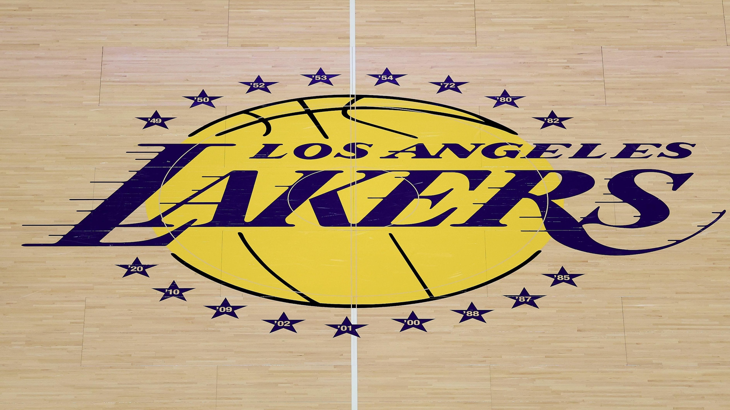Golden State Warriors v Los Angeles Lakers