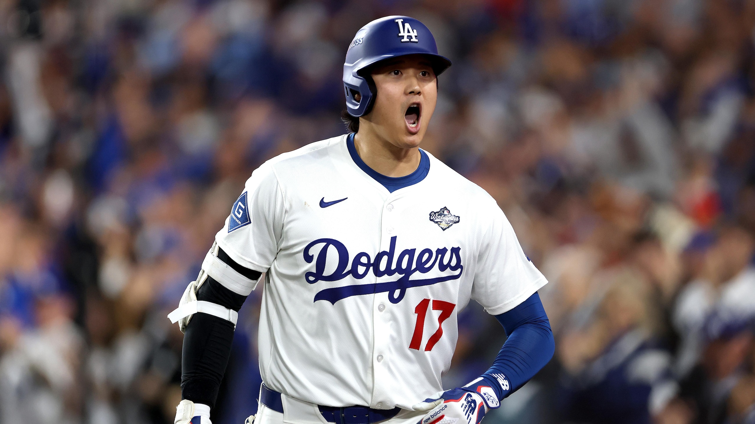 World Series - Toronto Blue Jays v Los Angeles Dodgers - Game Three World Series - Toronto Blue Jays v Los Angeles Dodgers - Game Three