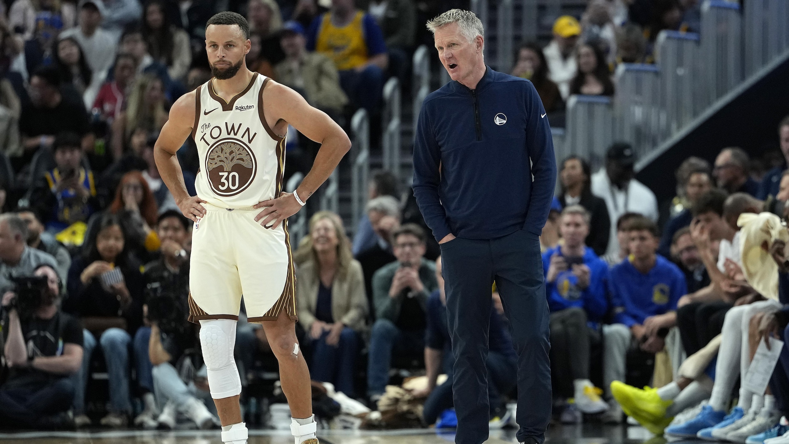 Sacramento Kings v Golden State Warriors