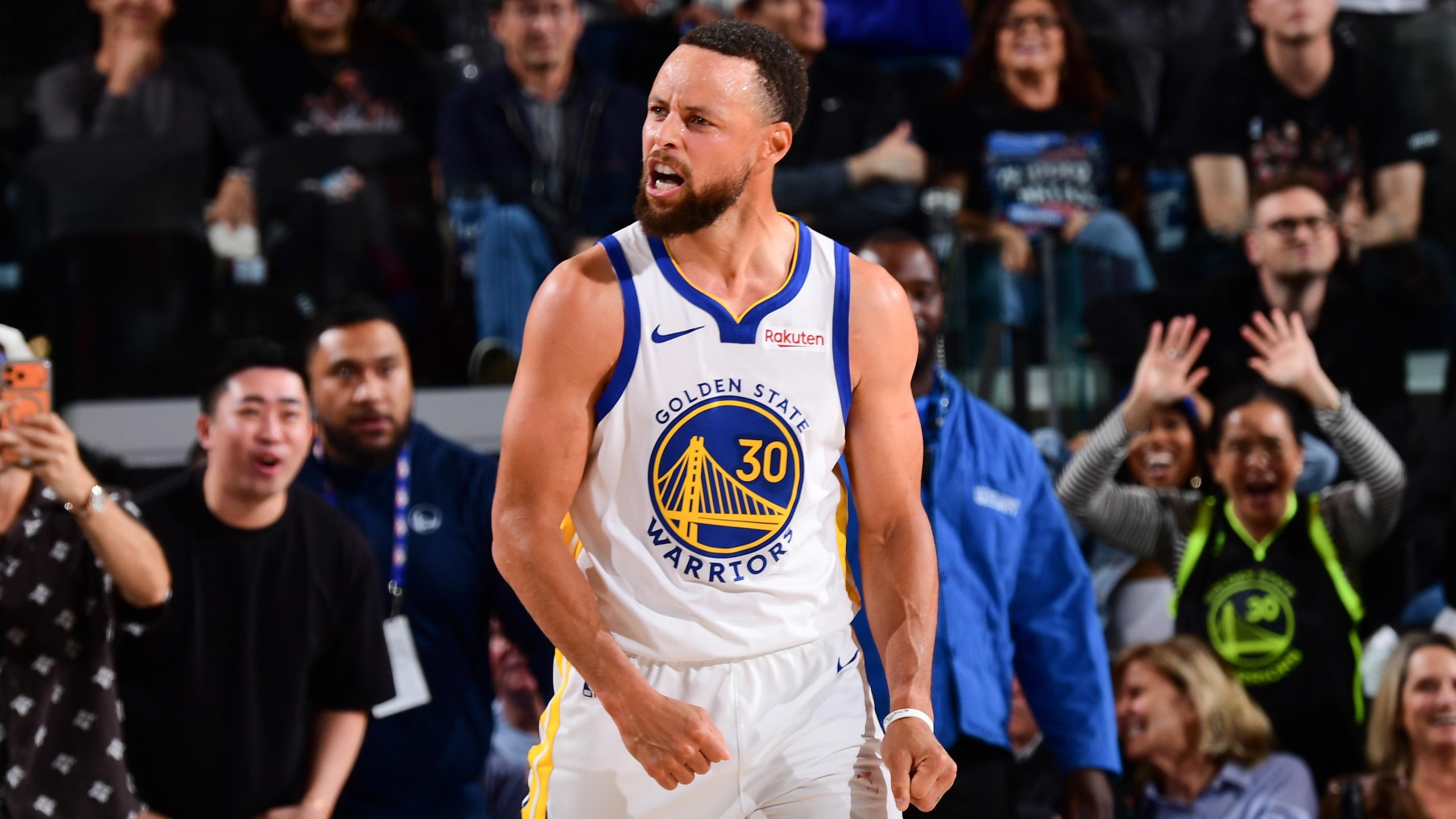 Golden State Warriors v Los Angeles Clippers - Play-In Tournament
