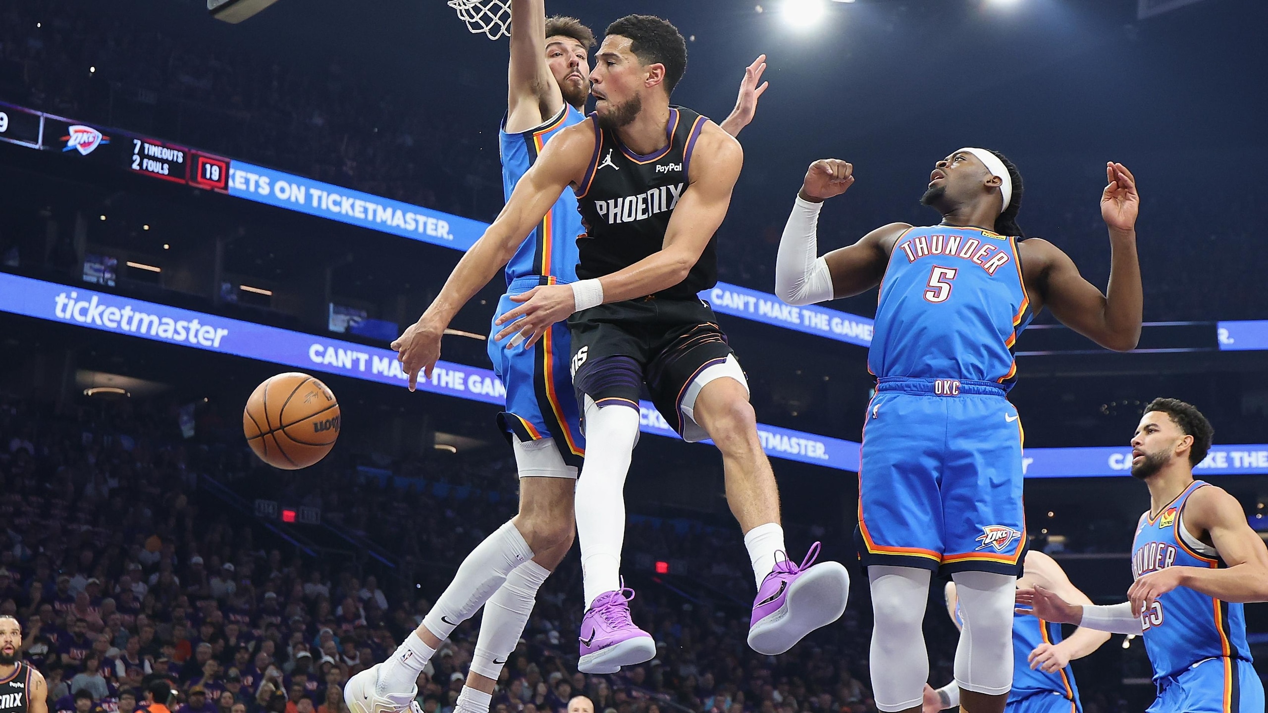 Oklahoma City Thunder v Phoenix Suns - Game Three