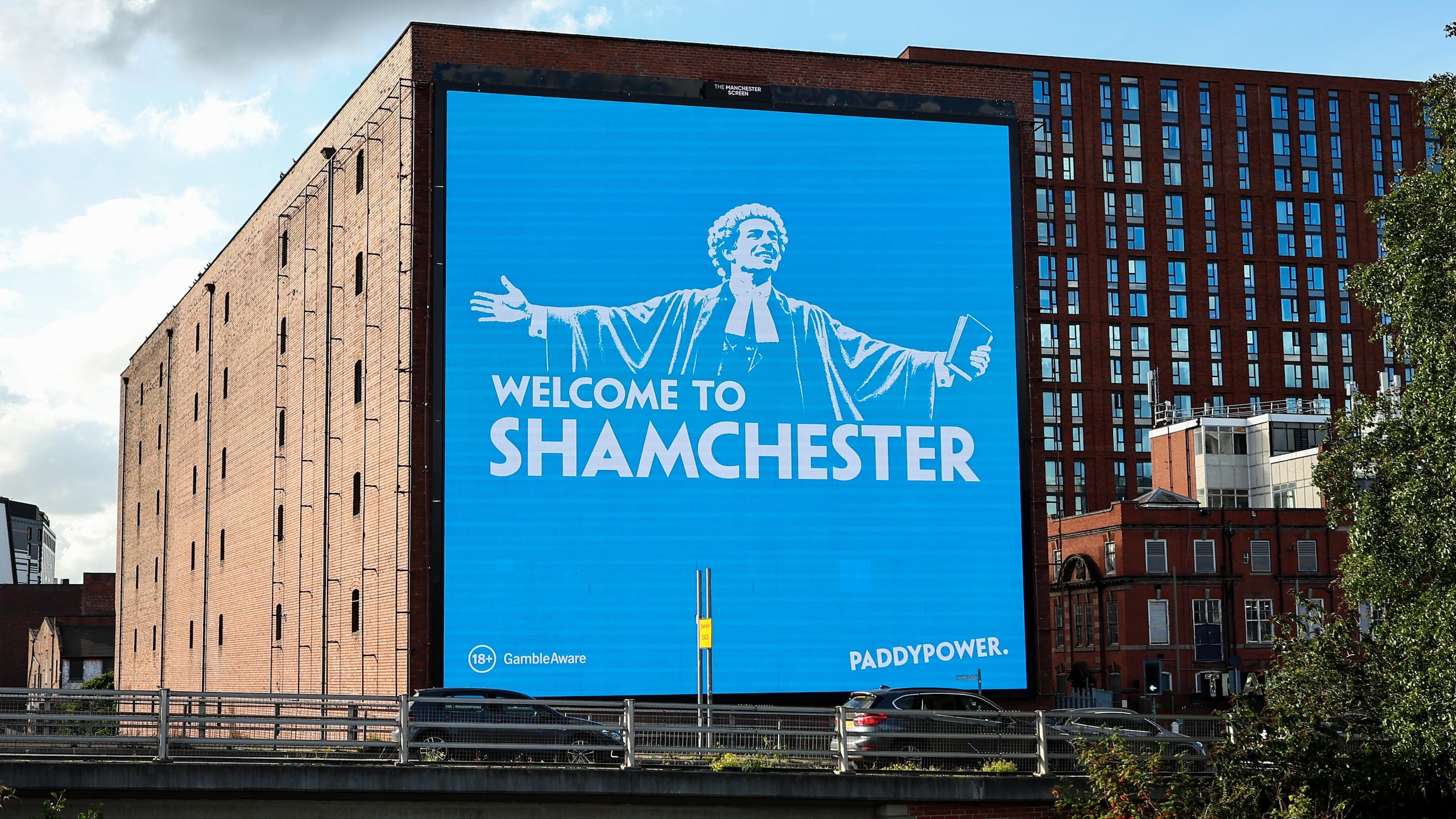 Billboard Trolls Man City 👀
