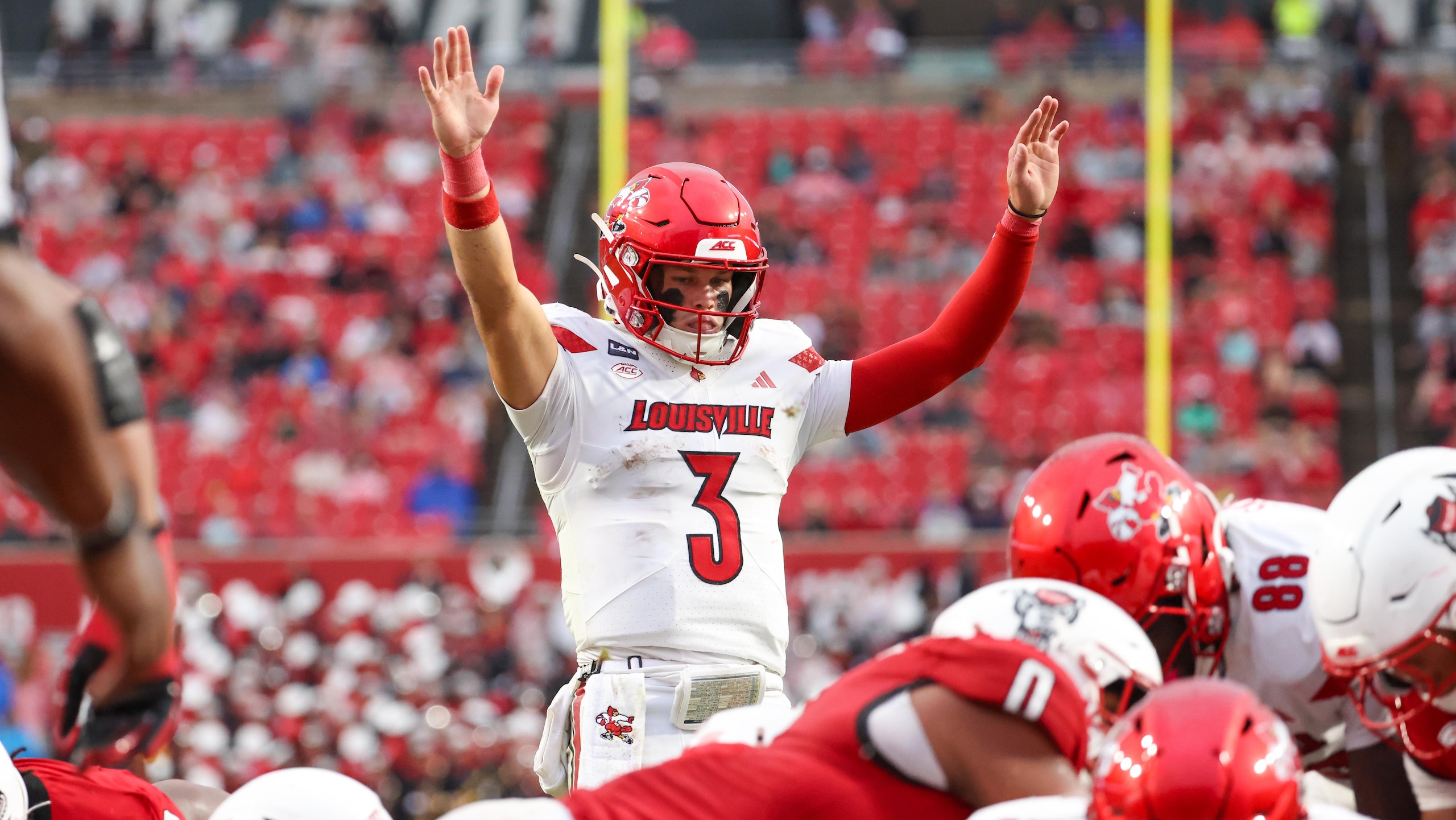 COLLEGE FOOTBALL: OCT 03 Louisville at NC State