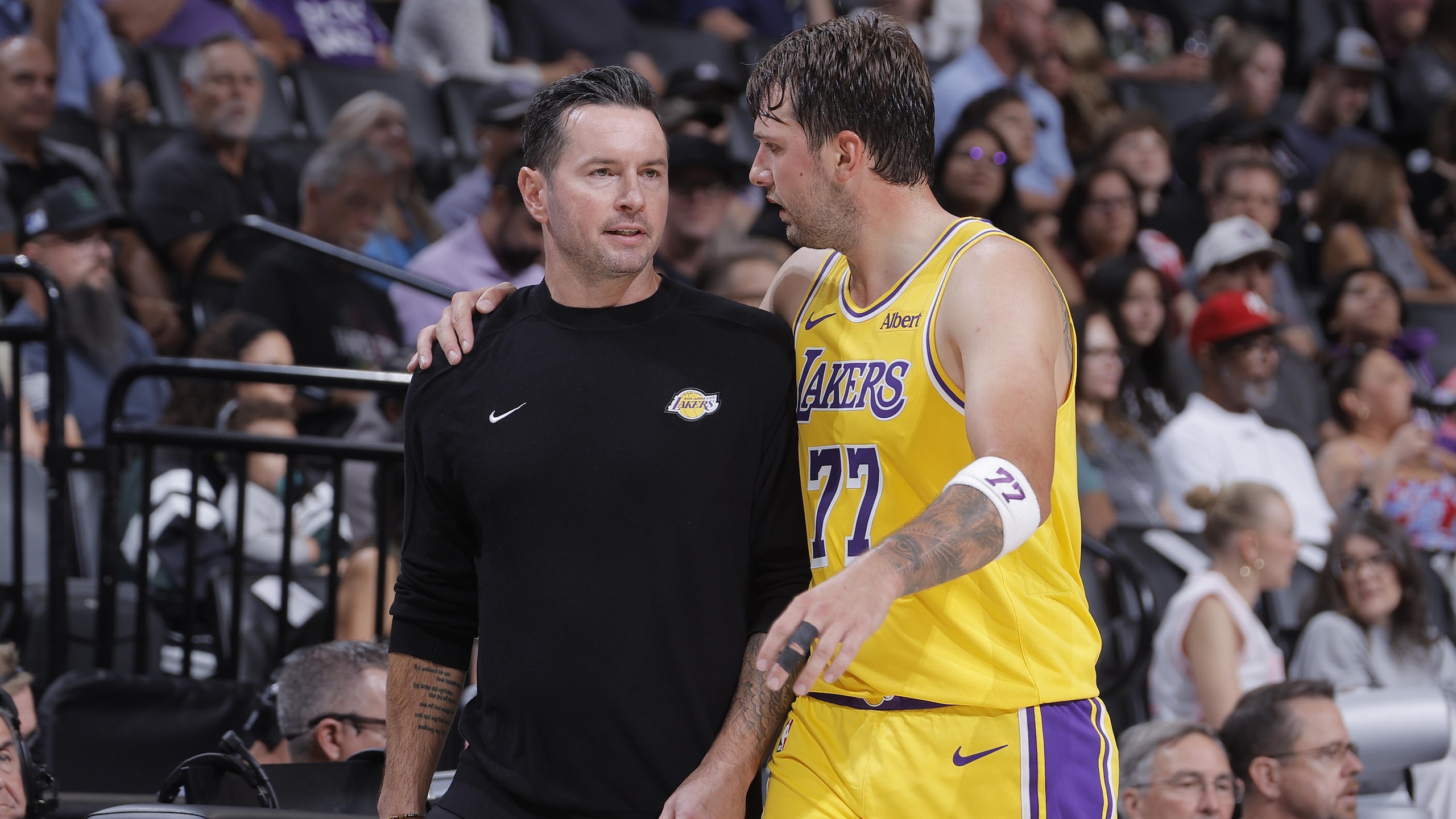 Los Angeles Lakers v Sacramento Kings