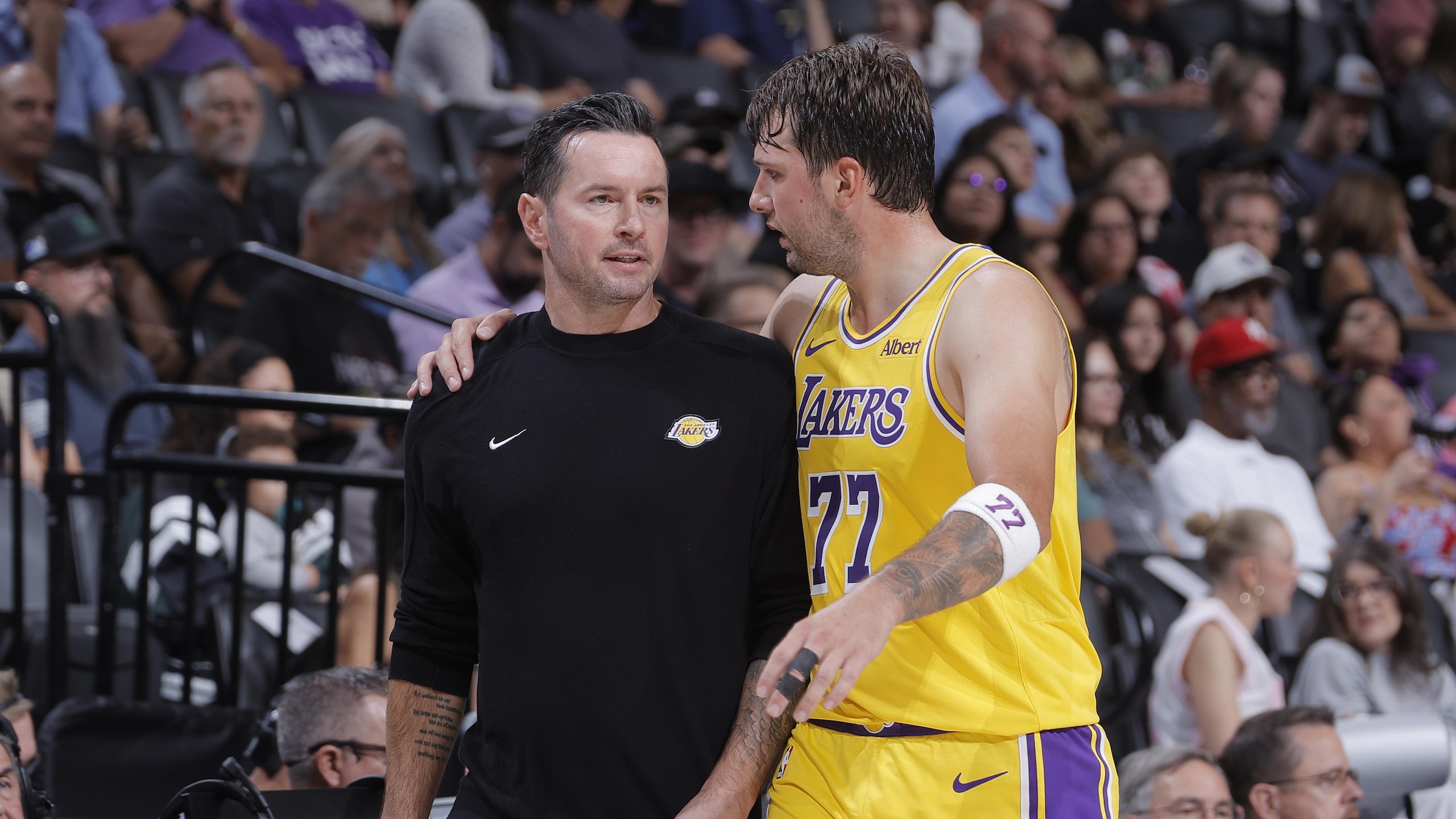 Los Angeles Lakers v Sacramento Kings