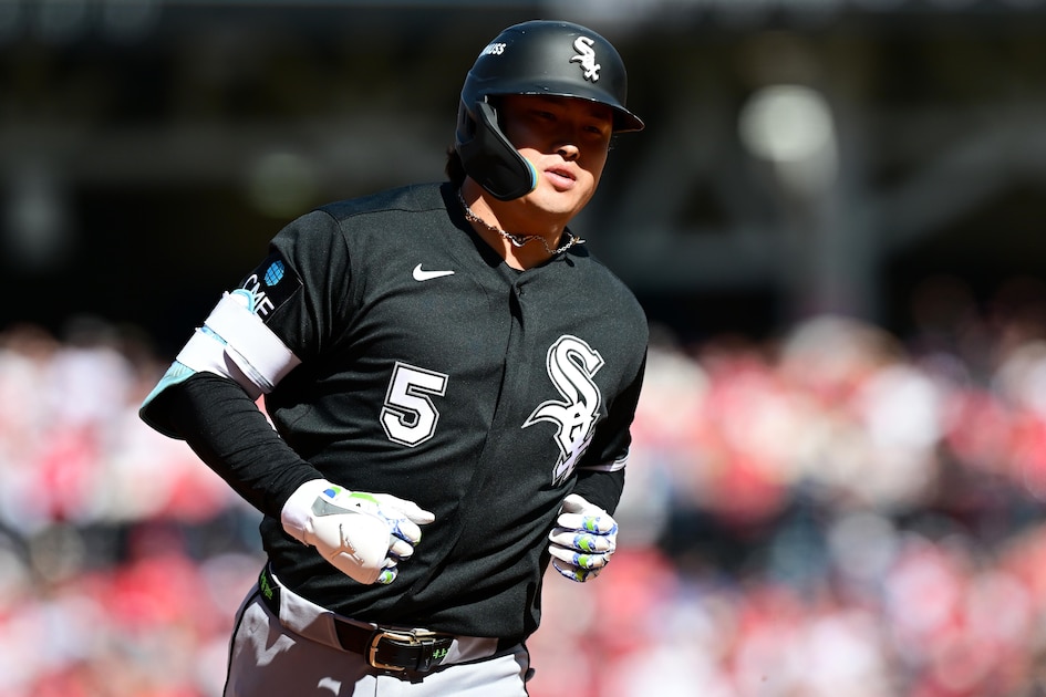 Murakami’s homer lifts White Sox 3-0 over Guardians in ALDS opener