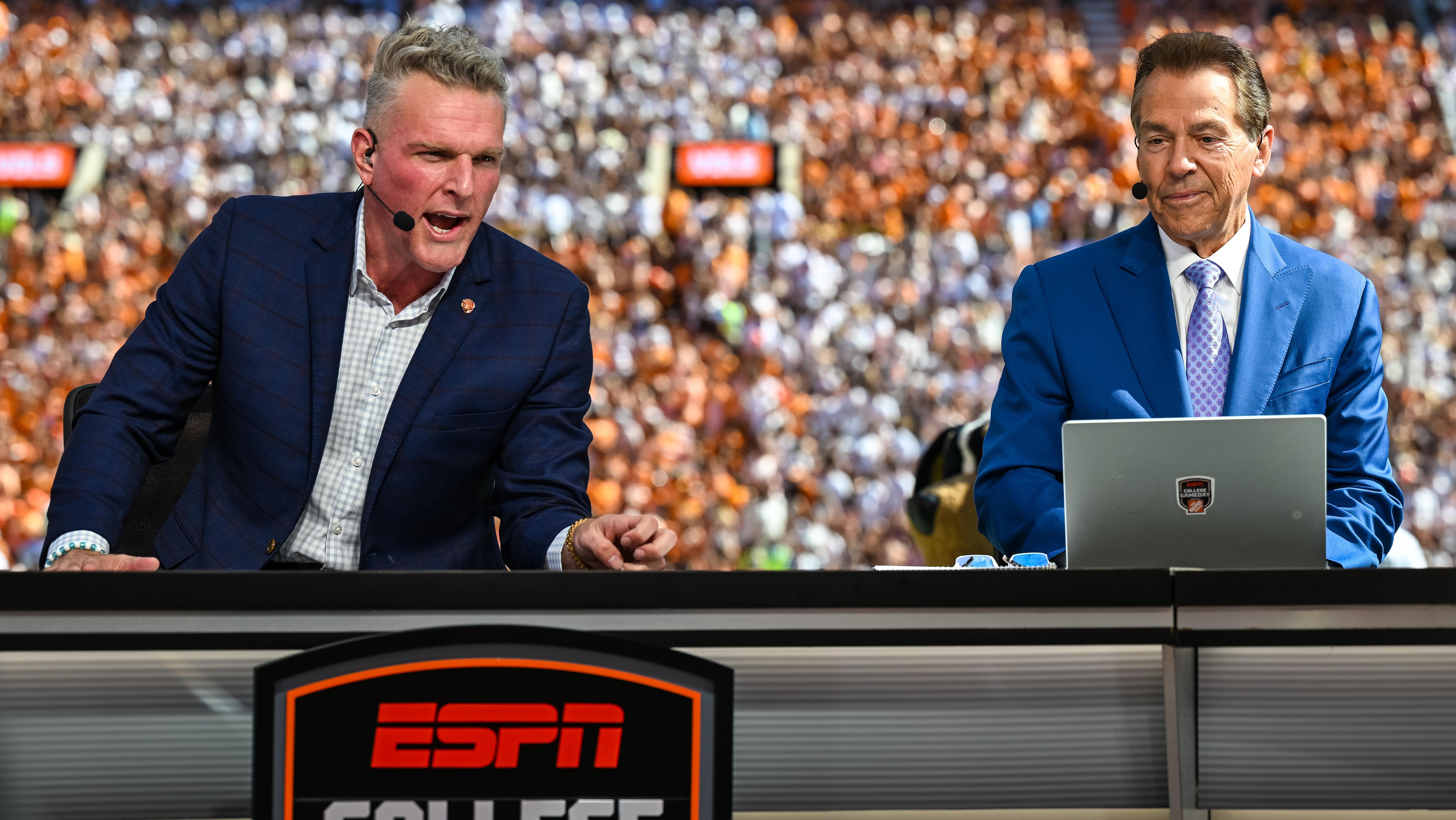 bleacherreport.com - Kristopher Knox - ESPN College GameDay 2026 TV Schedule, Predictions and Location for Week 7