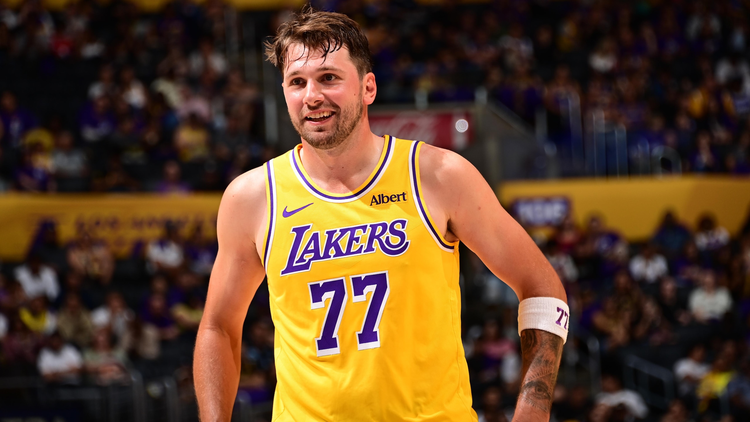 Sacramento Kings v Los Angeles Lakers
