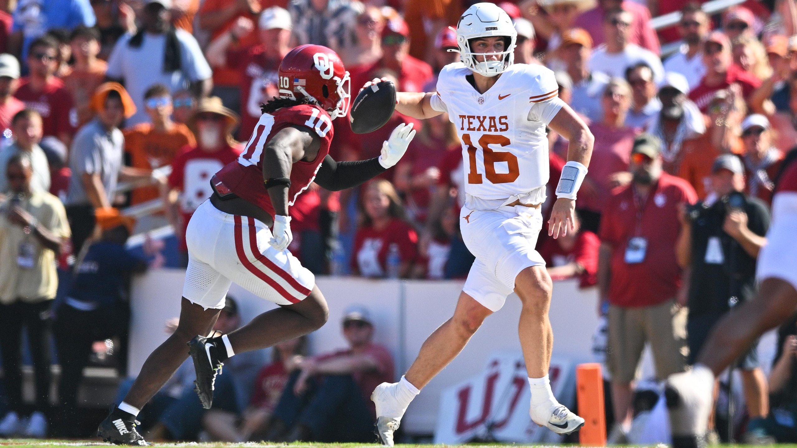 COLLEGE FOOTBALL: OCT 10 Texas vs Oklahoma