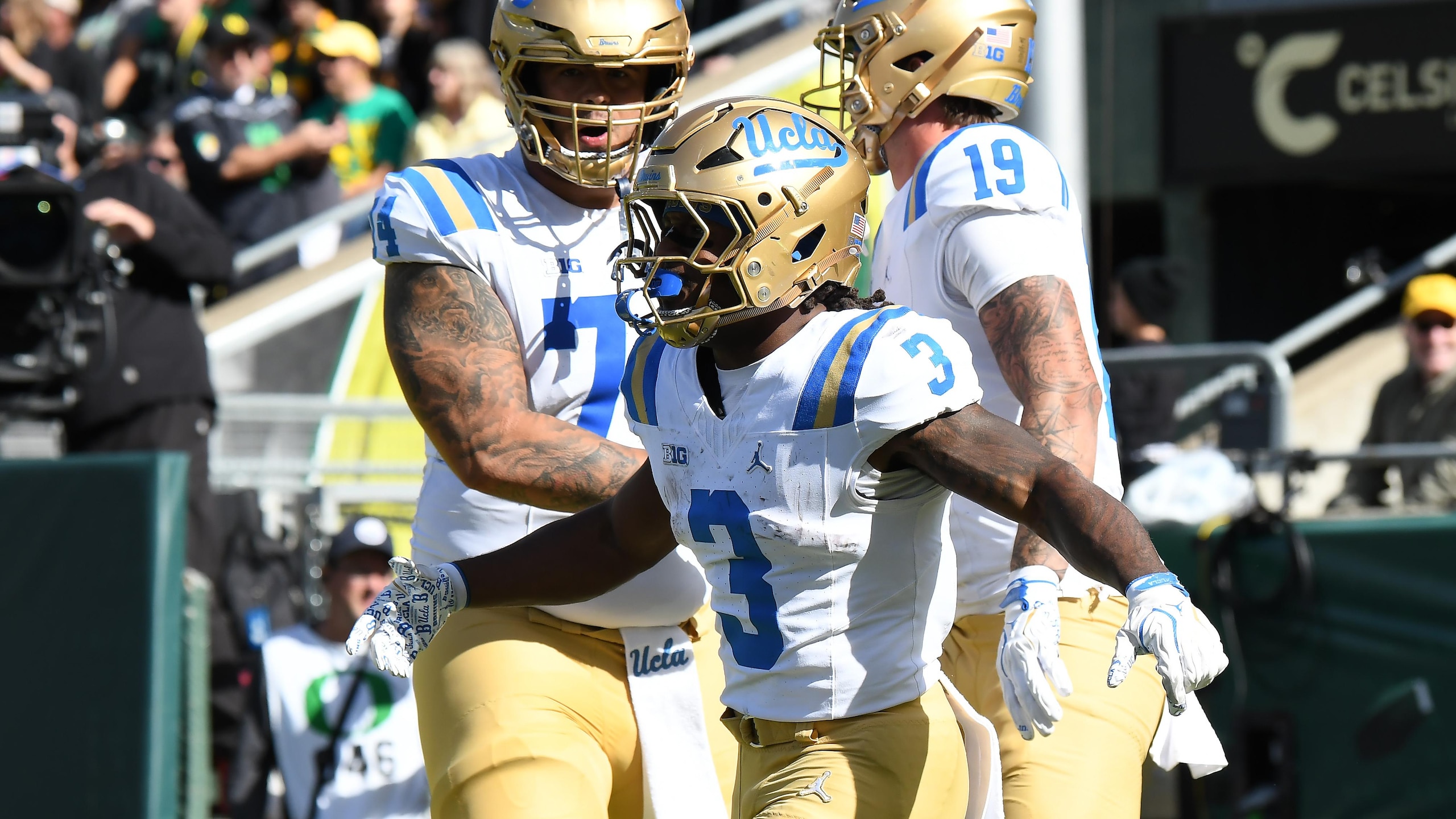 COLLEGE FOOTBALL: OCT 10 UCLA at Oregon