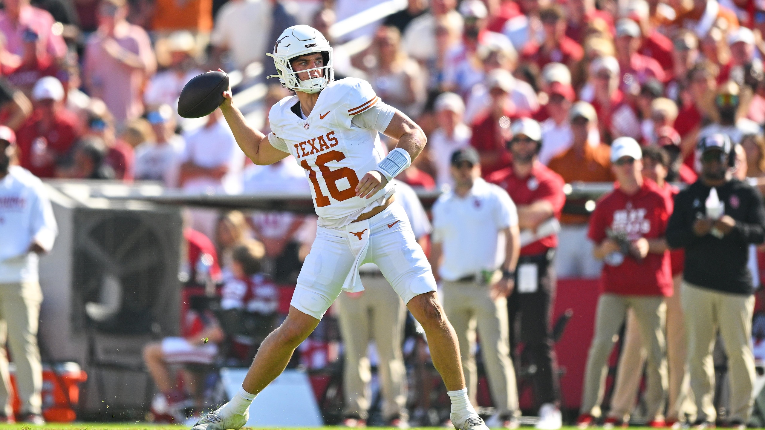 COLLEGE FOOTBALL: OCT 10 Texas vs Oklahoma