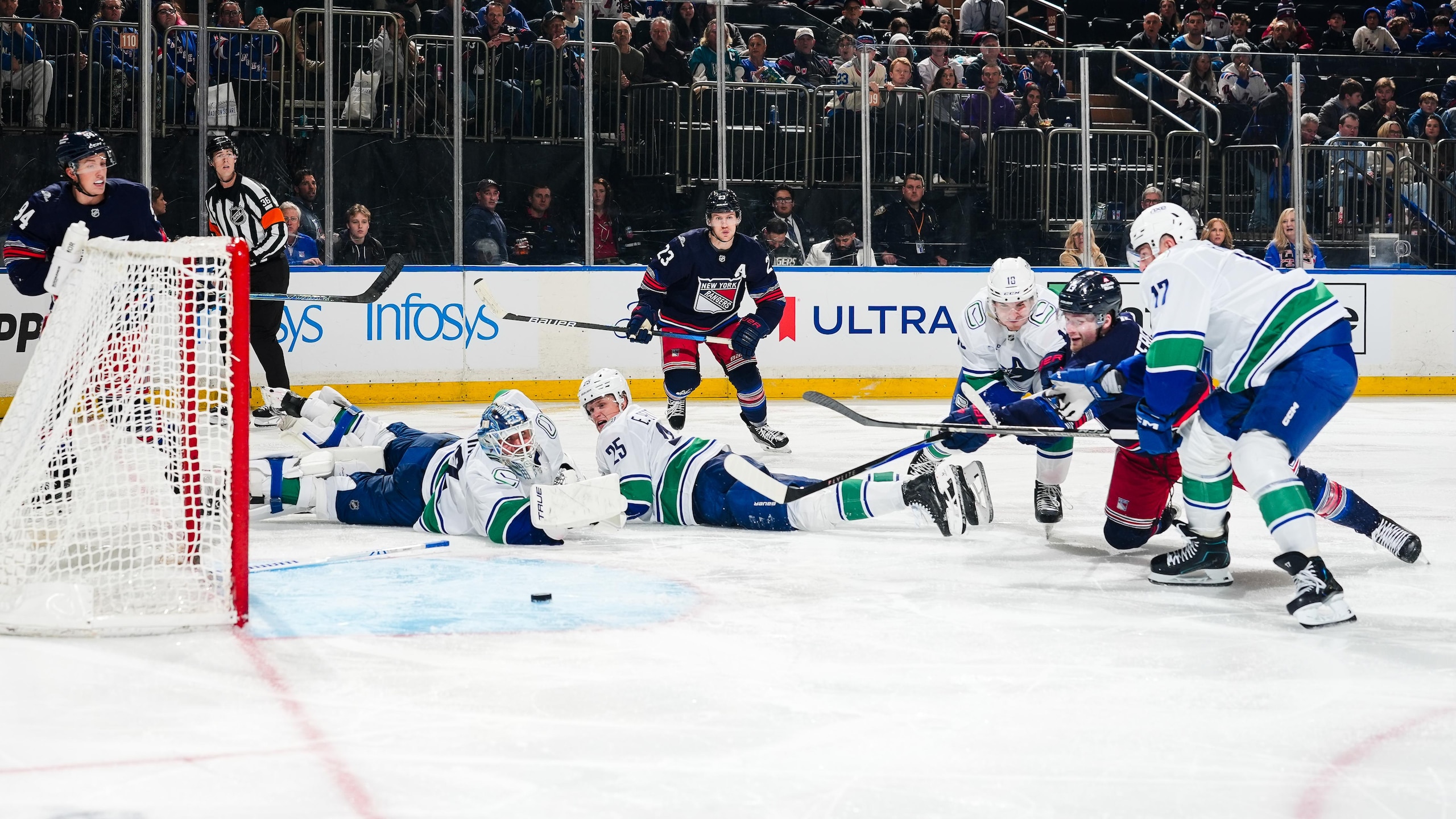 Vancouver Canucks v New York Rangers