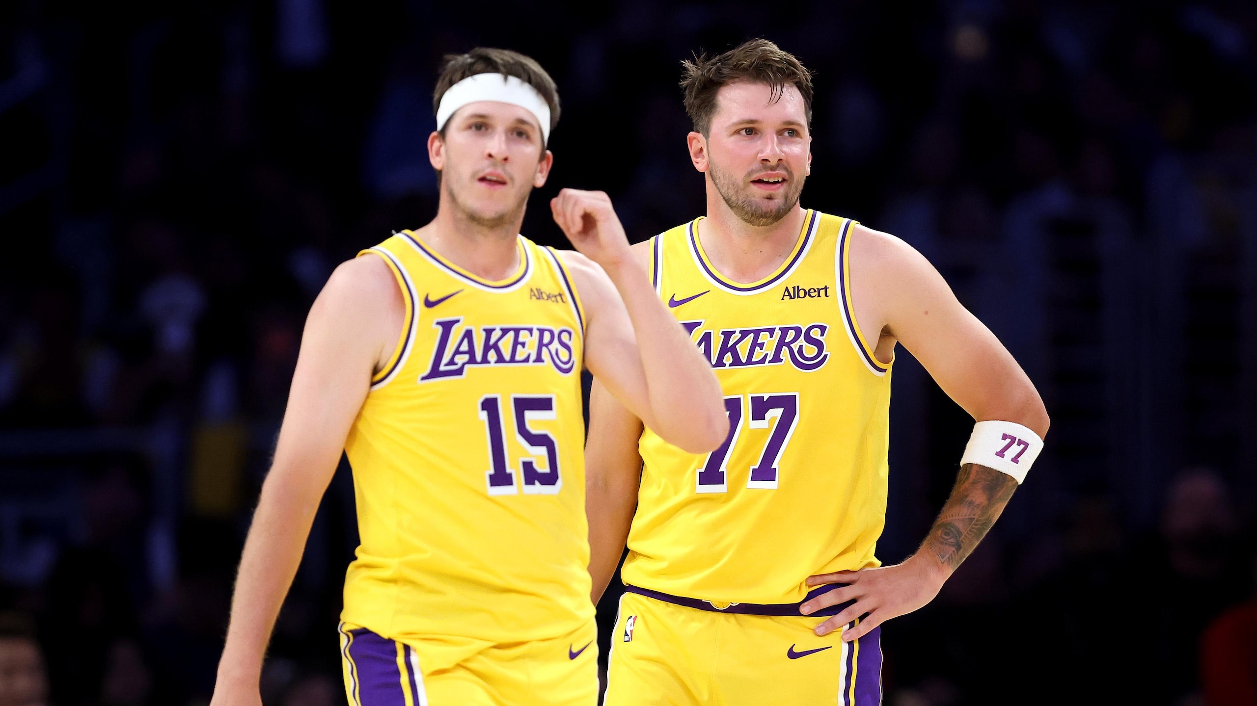 Sacramento Kings v Los Angeles Lakers