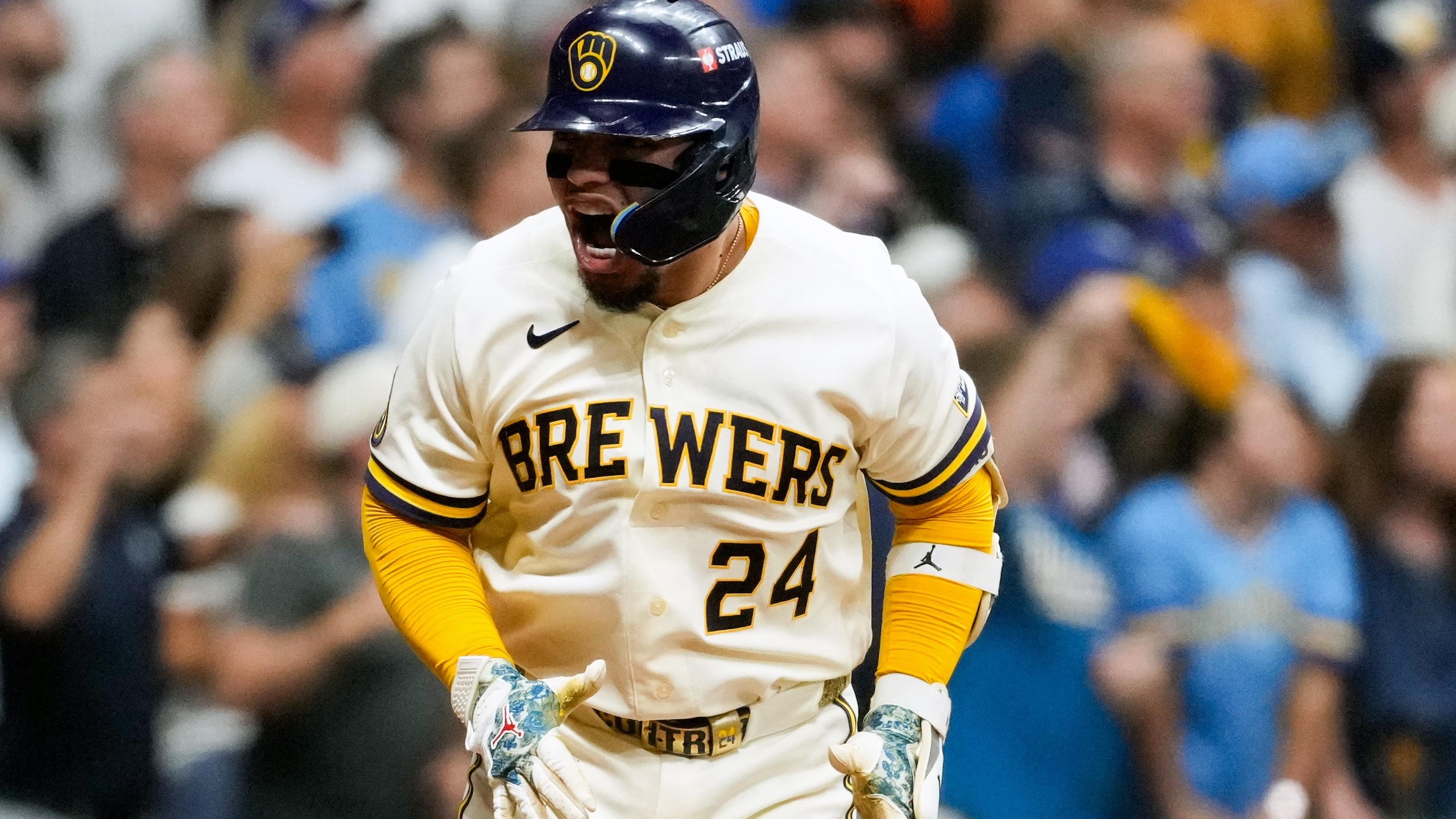 Championship Series - Los Angeles Dodgers v Milwaukee Brewers - Game 2
