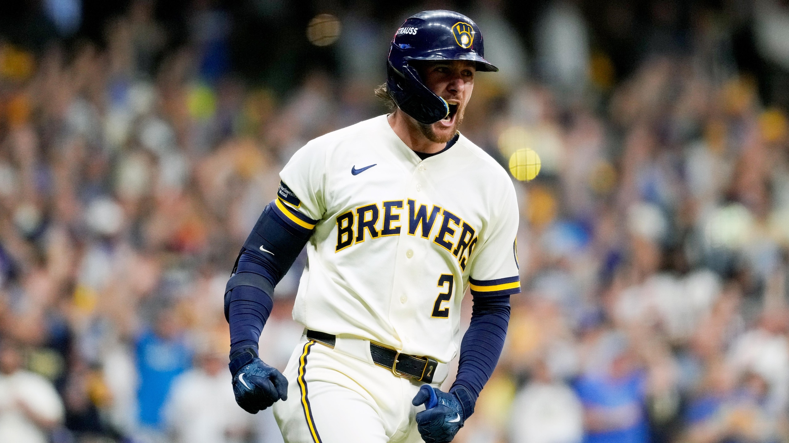 Championship Series - Los Angeles Dodgers v Milwaukee Brewers - Game 2 Championship Series - Los Angeles Dodgers v Milwaukee Brewers - Game 2