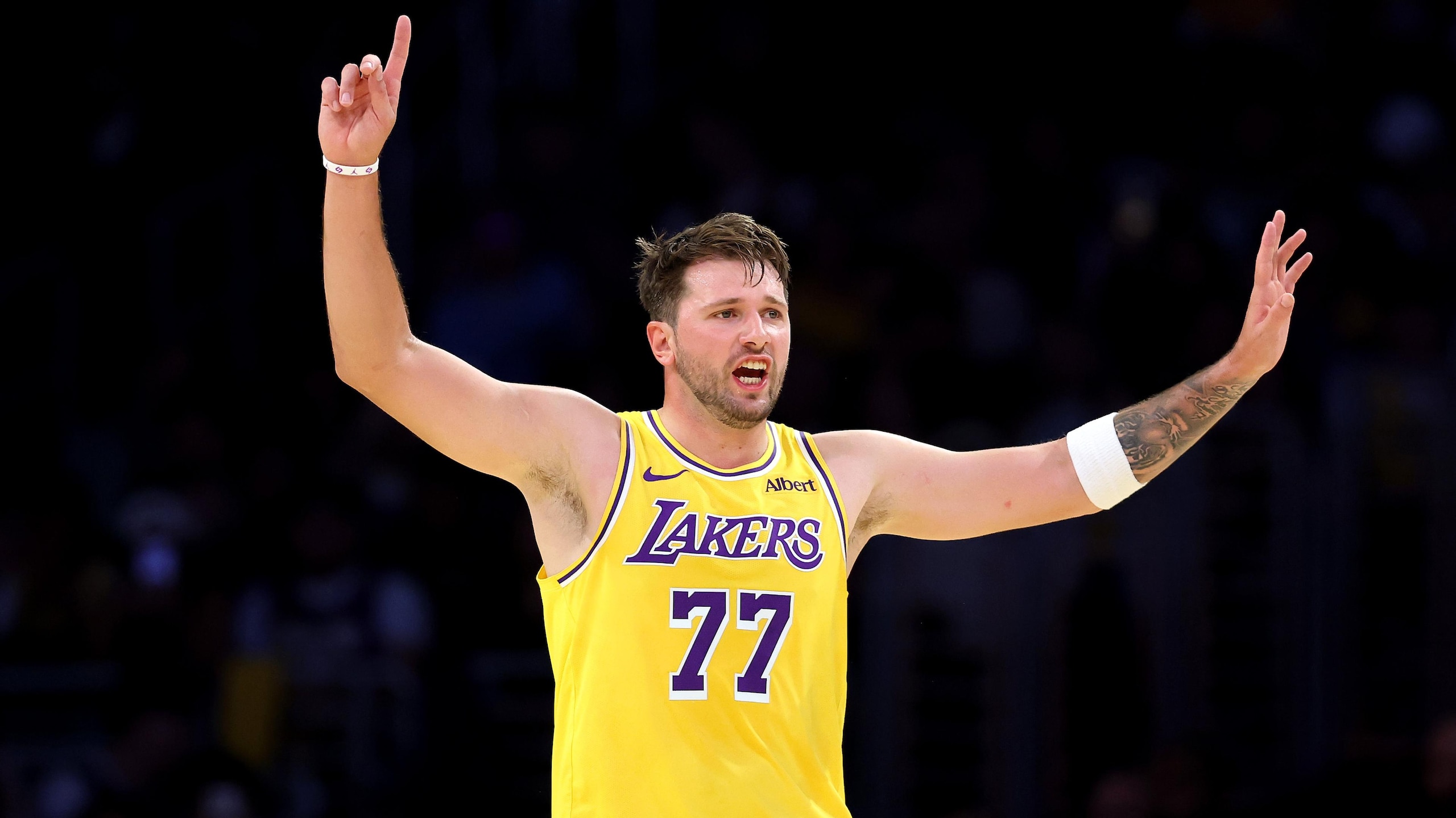 Sacramento Kings v Los Angeles Lakers