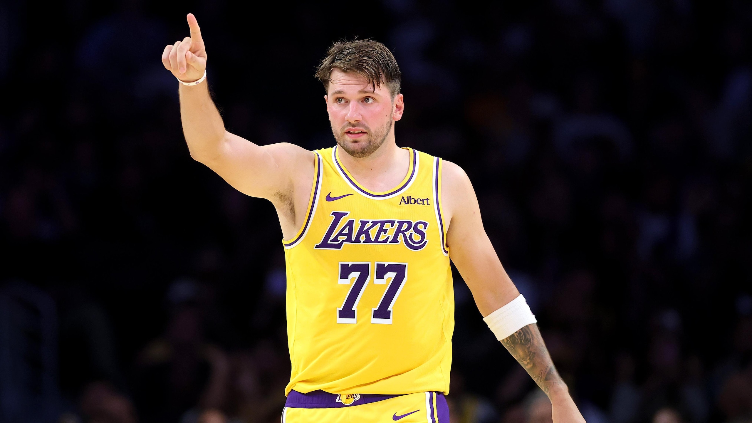 Sacramento Kings v Los Angeles Lakers