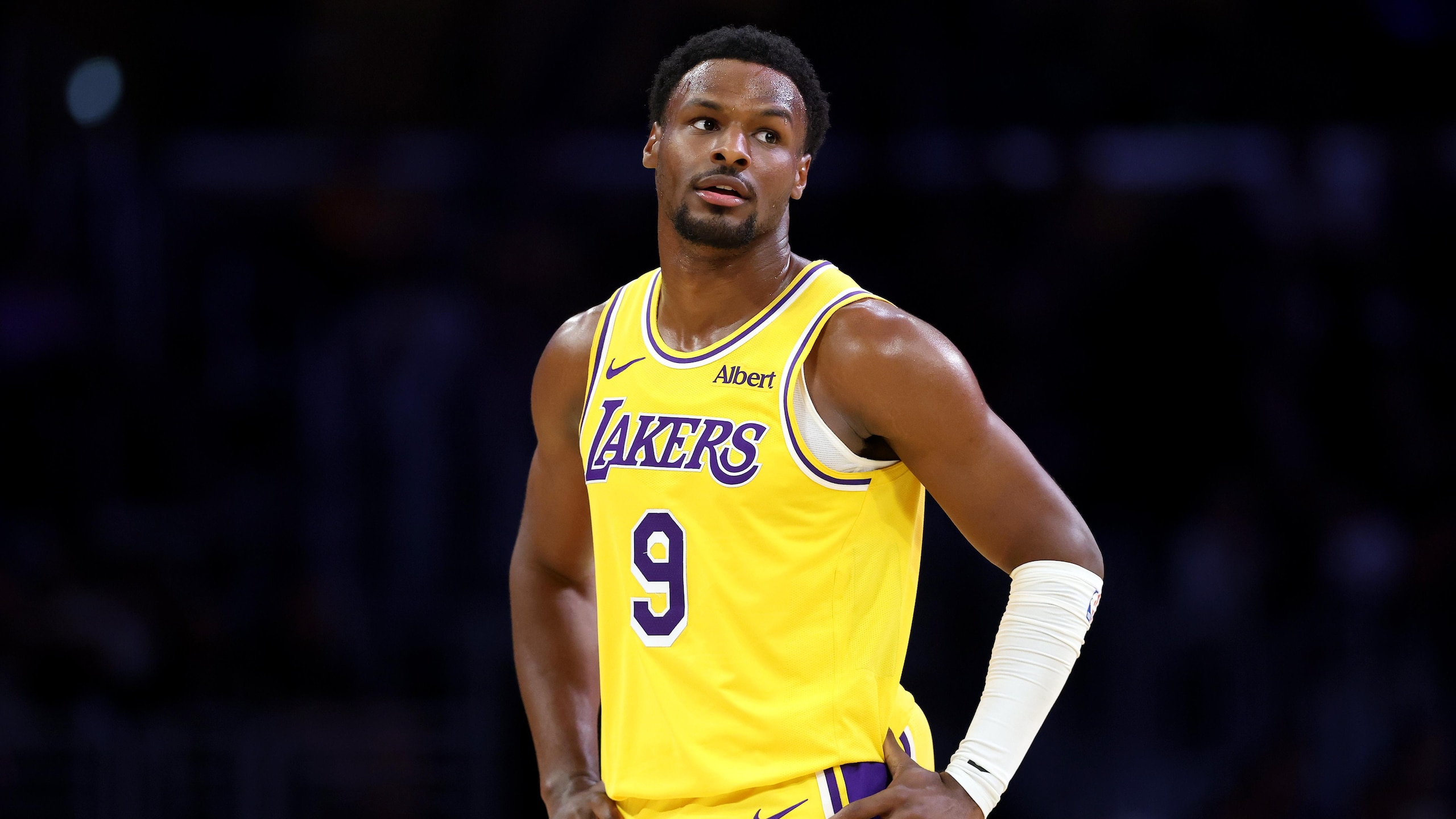 Sacramento Kings v Los Angeles Lakers