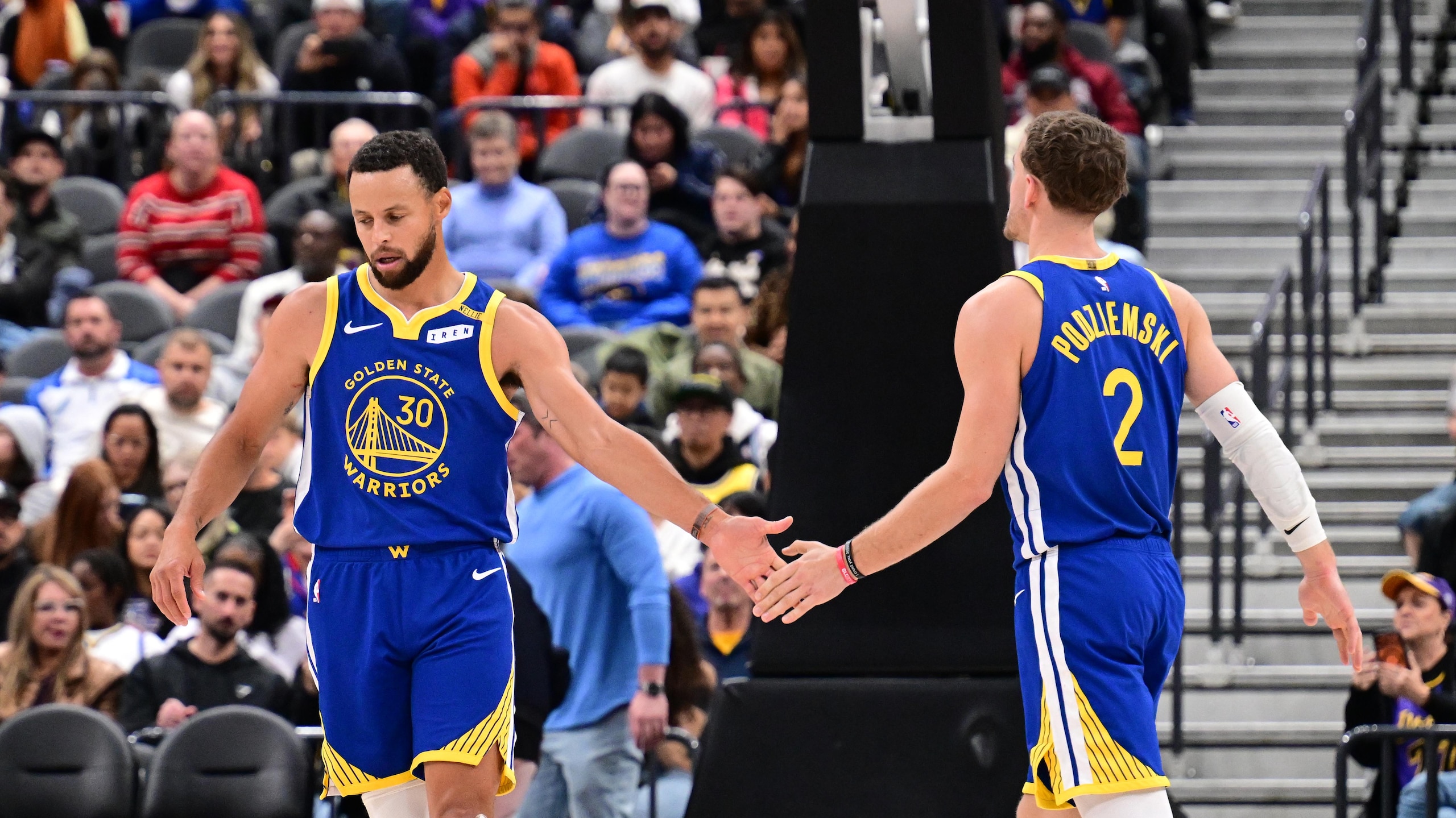 Golden State Warriors v Los Angeles Lakers