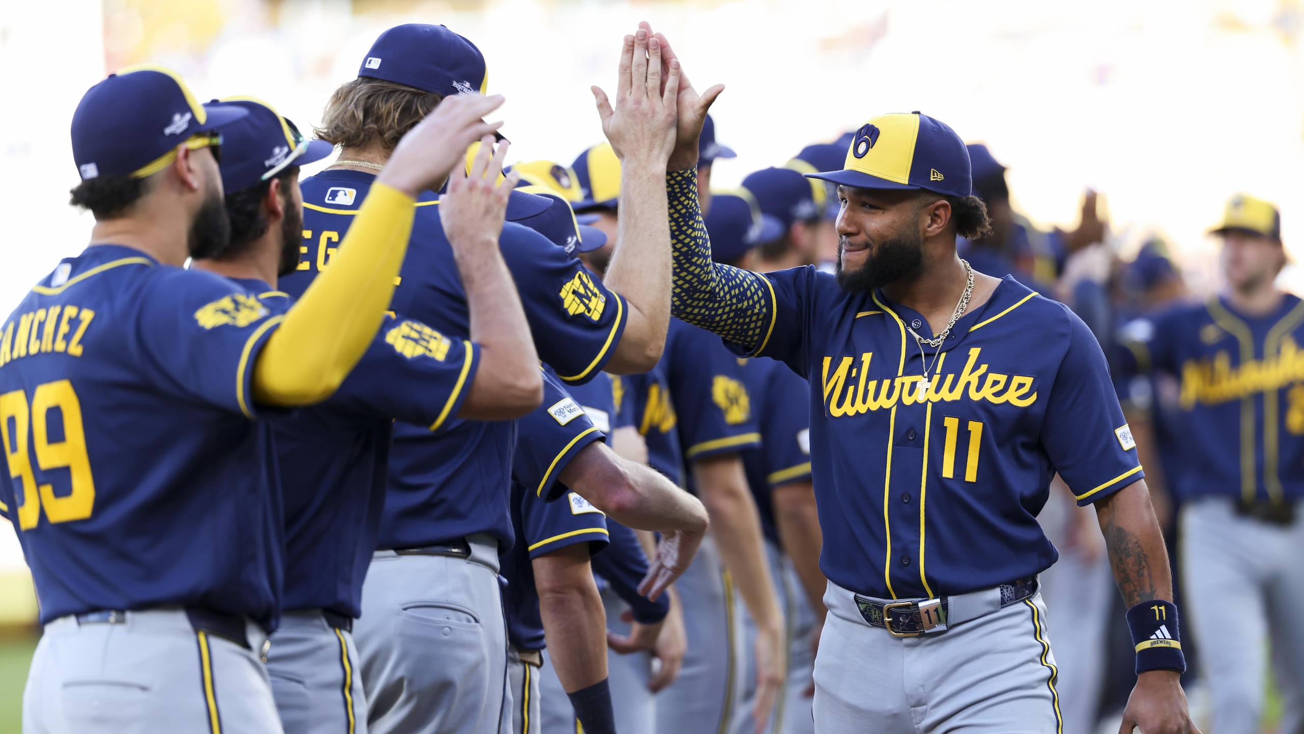 Championship Series - Milwaukee Brewers v Los Angeles Dodgers - Game 3