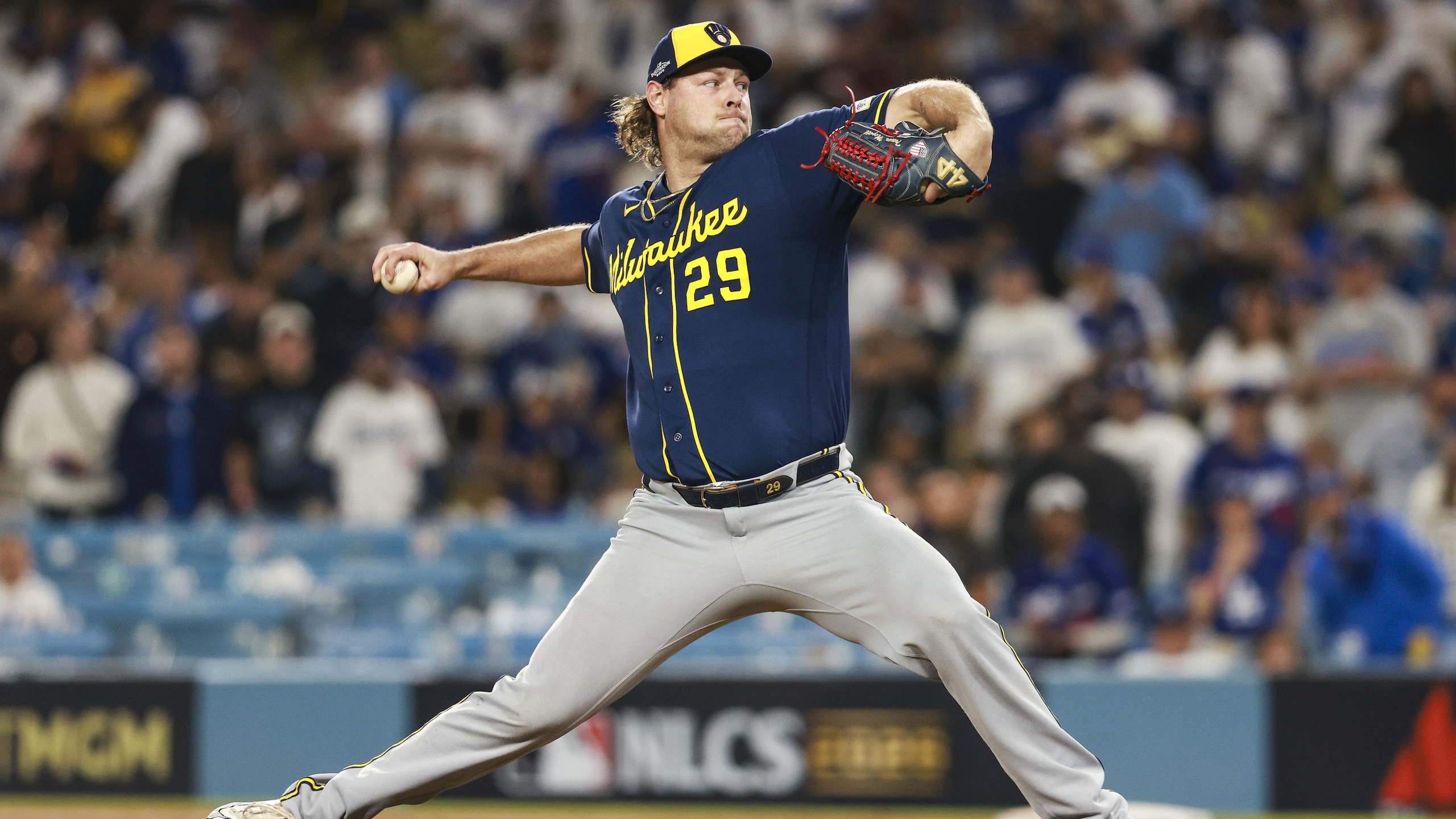 Championship Series - Milwaukee Brewers v Los Angeles Dodgers - Game 3