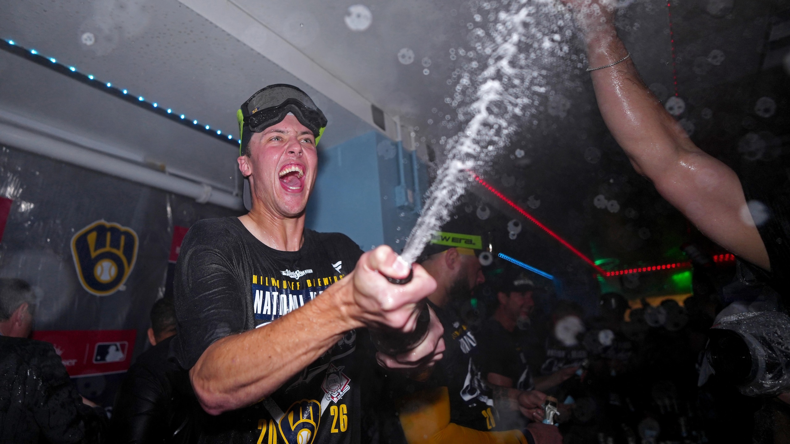 Championship Series - Milwaukee Brewers v Los Angeles Dodgers - Game 4