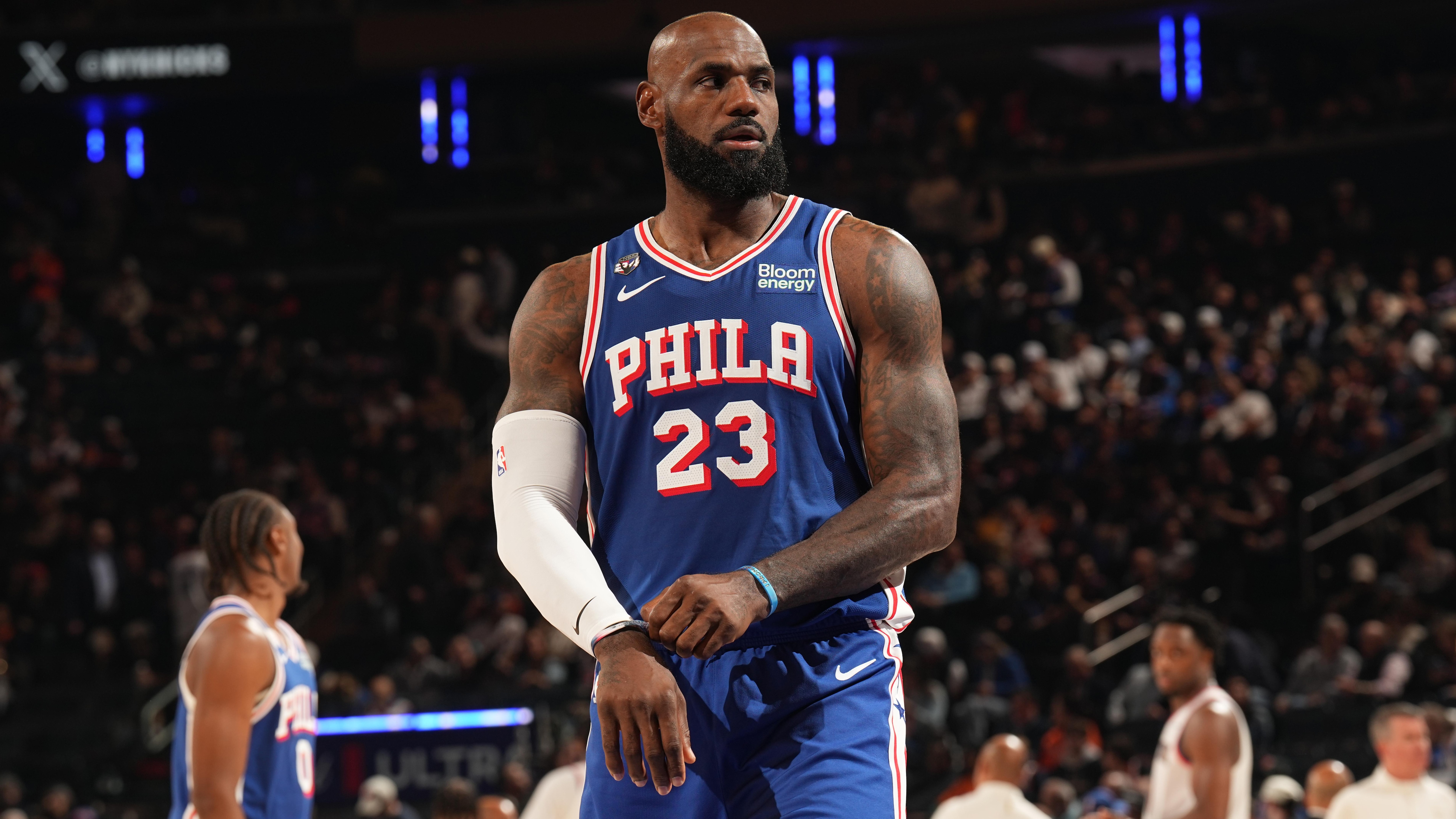 LeBron James Says It's 'Special' to Spoil Knicks' Ring Night After 76ers' Win in NBA Season Opener