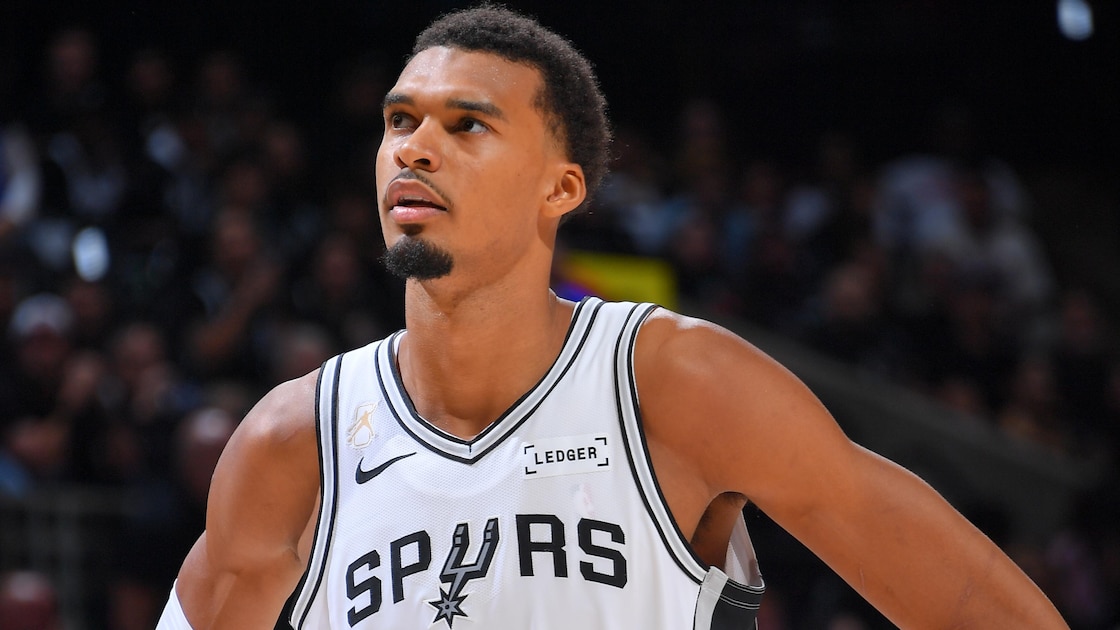 Carmelo Anthony Questions Victor Wembanyama After Spurs Opener