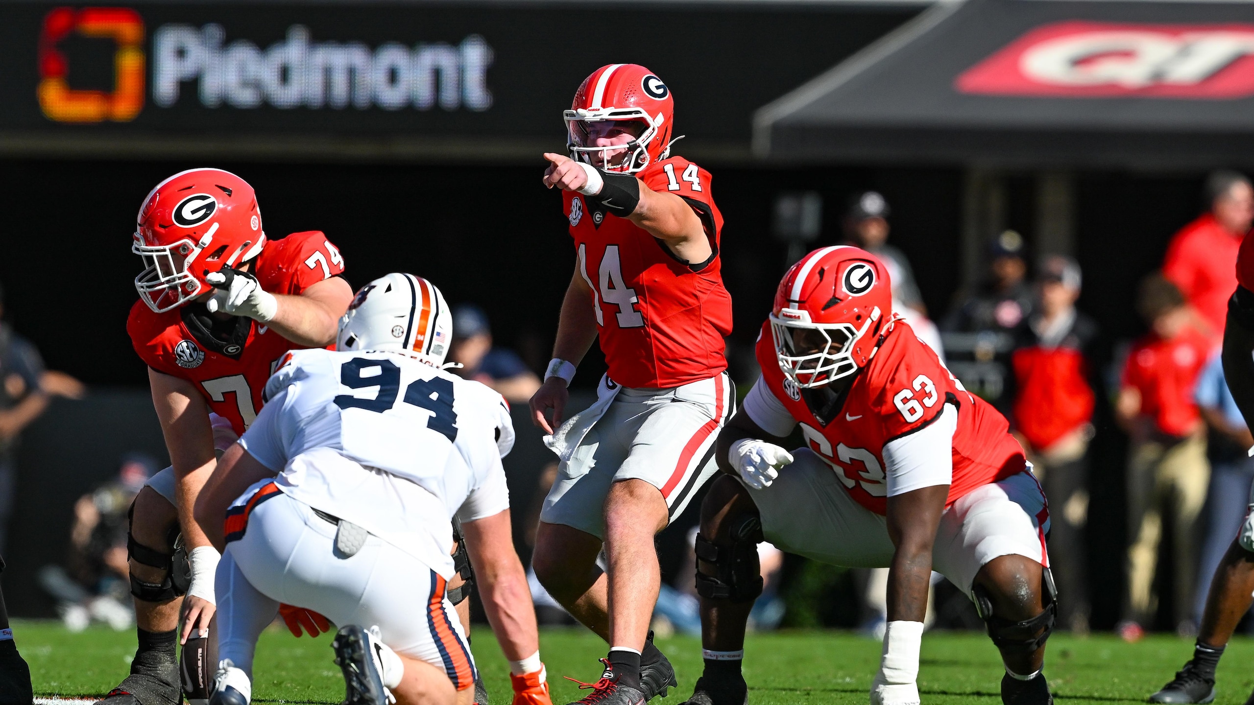 COLLEGE FOOTBALL: OCT 17 Auburn at Georgia COLLEGE FOOTBALL: OCT 17 Auburn at Georgia