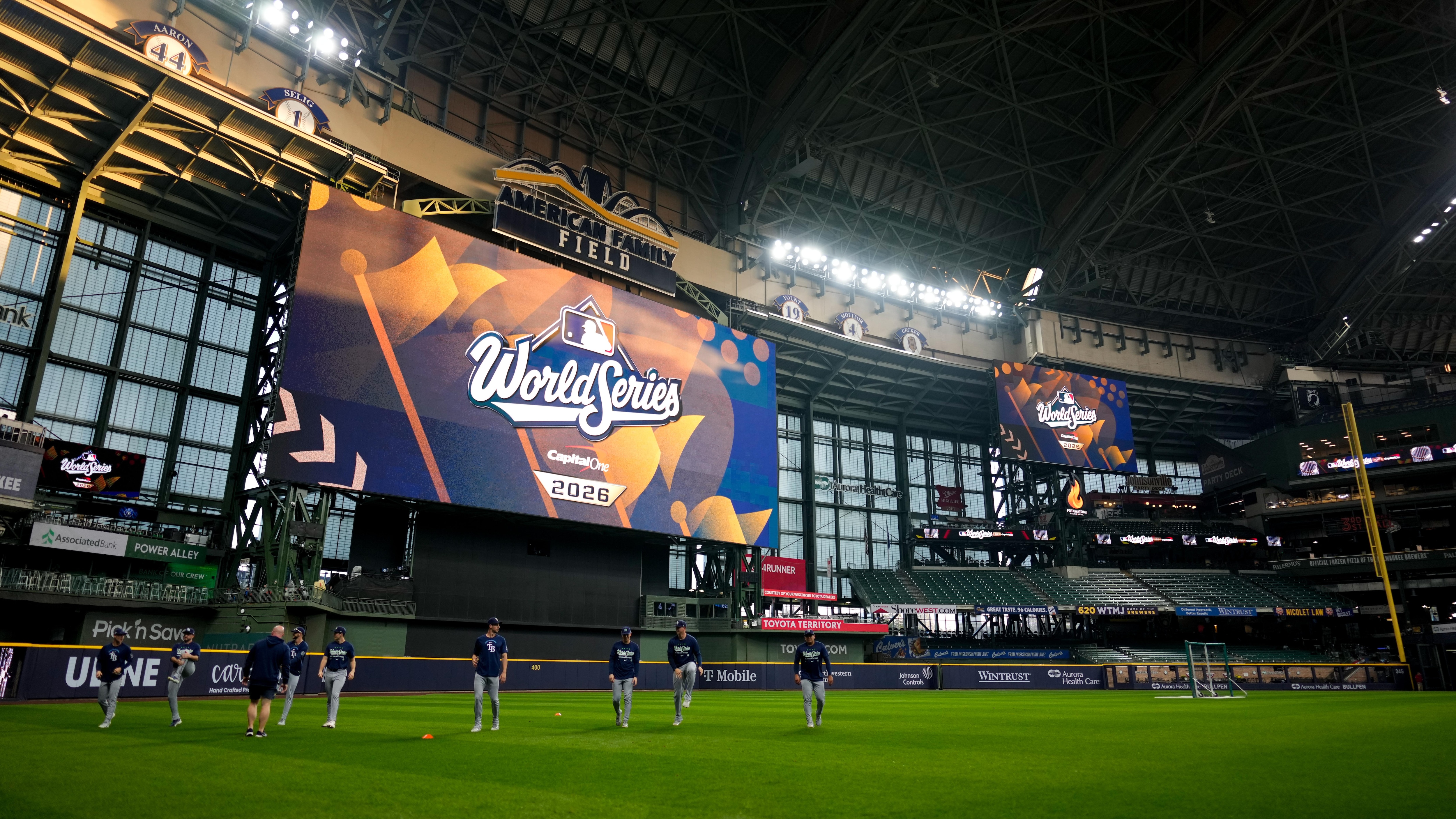 Brewers Unveil Walk-Off Burger and Prime Rib for World Series Concessions
