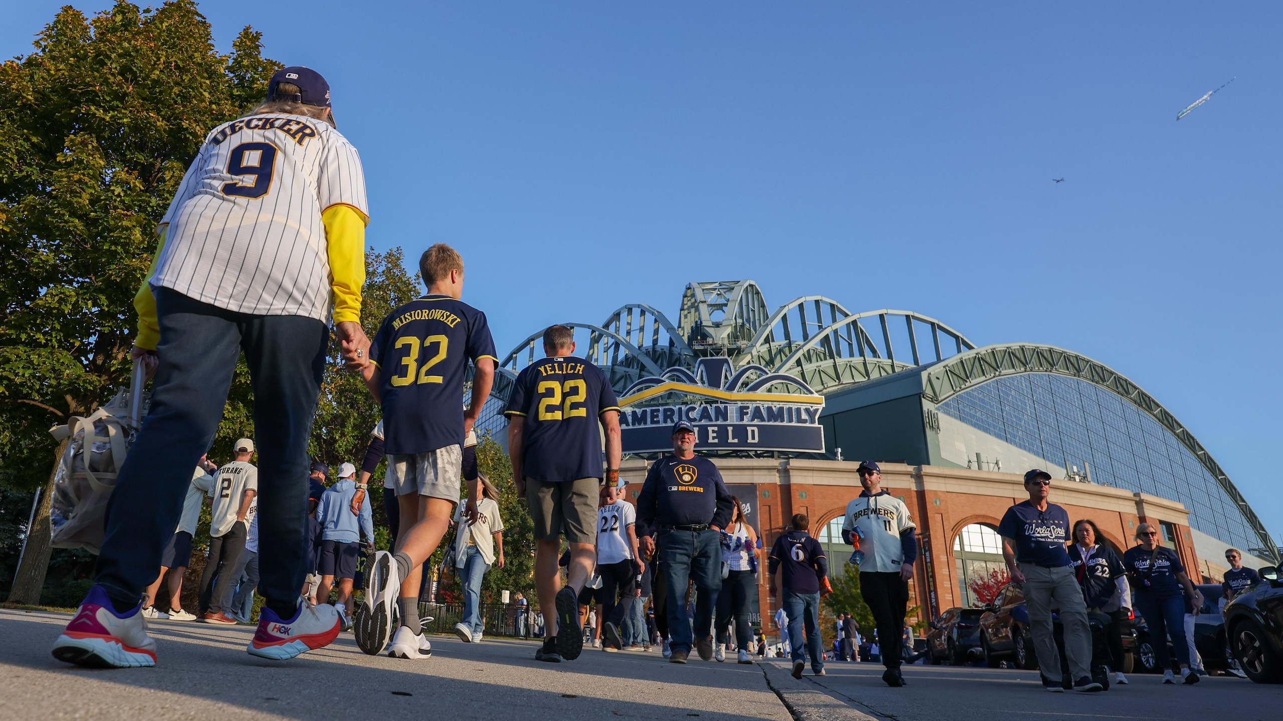 World Series - Tampa Bay Rays v Milwaukee Brewers - Game 1