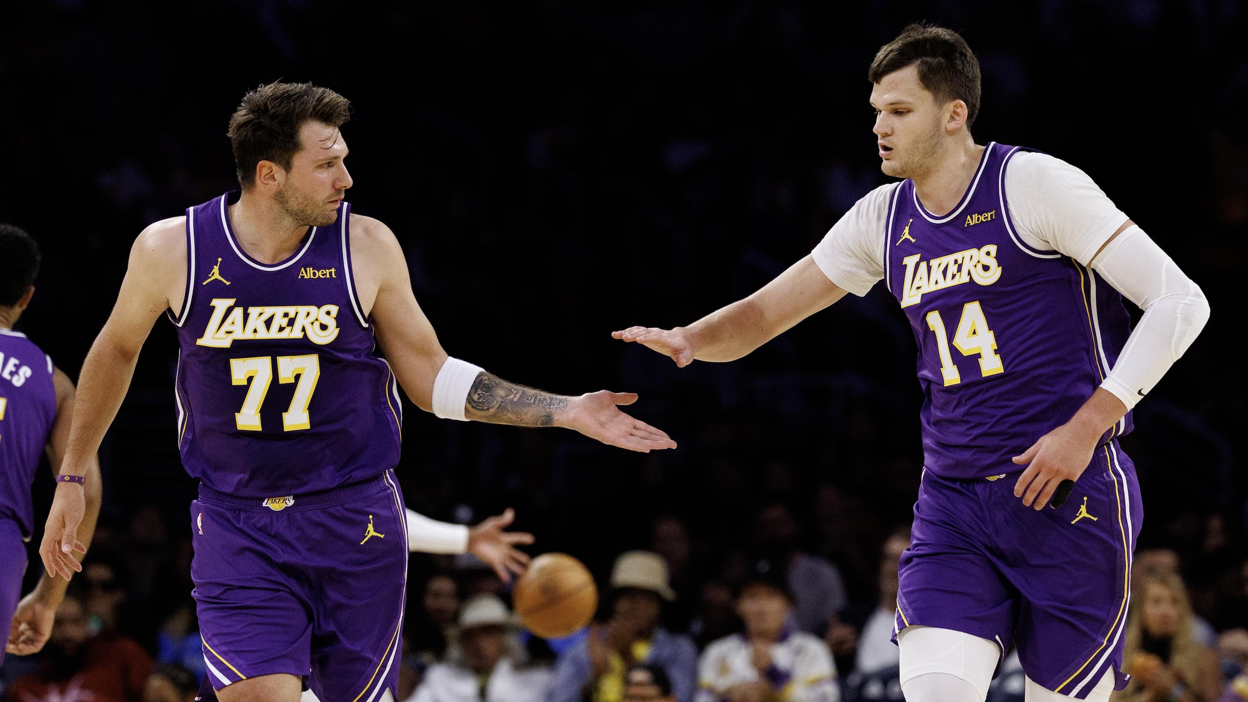Lakver vs Clippers in LA