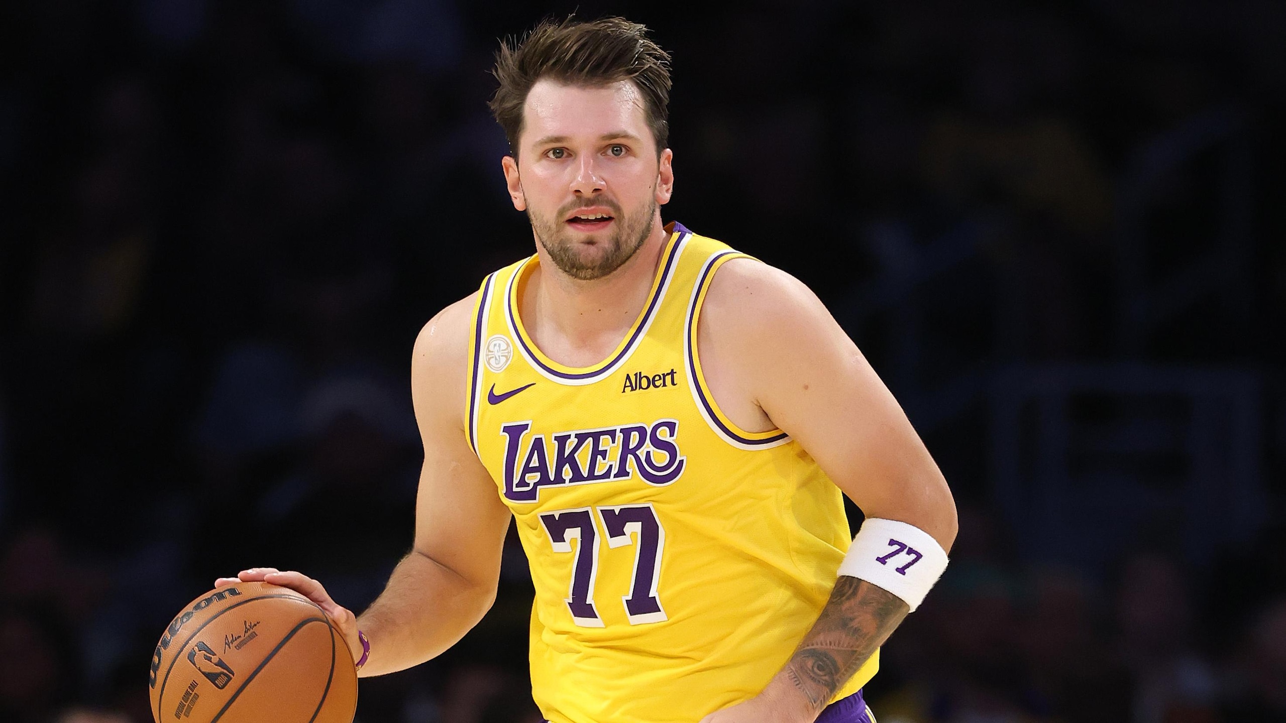 Golden State Warriors v Los Angeles Lakers