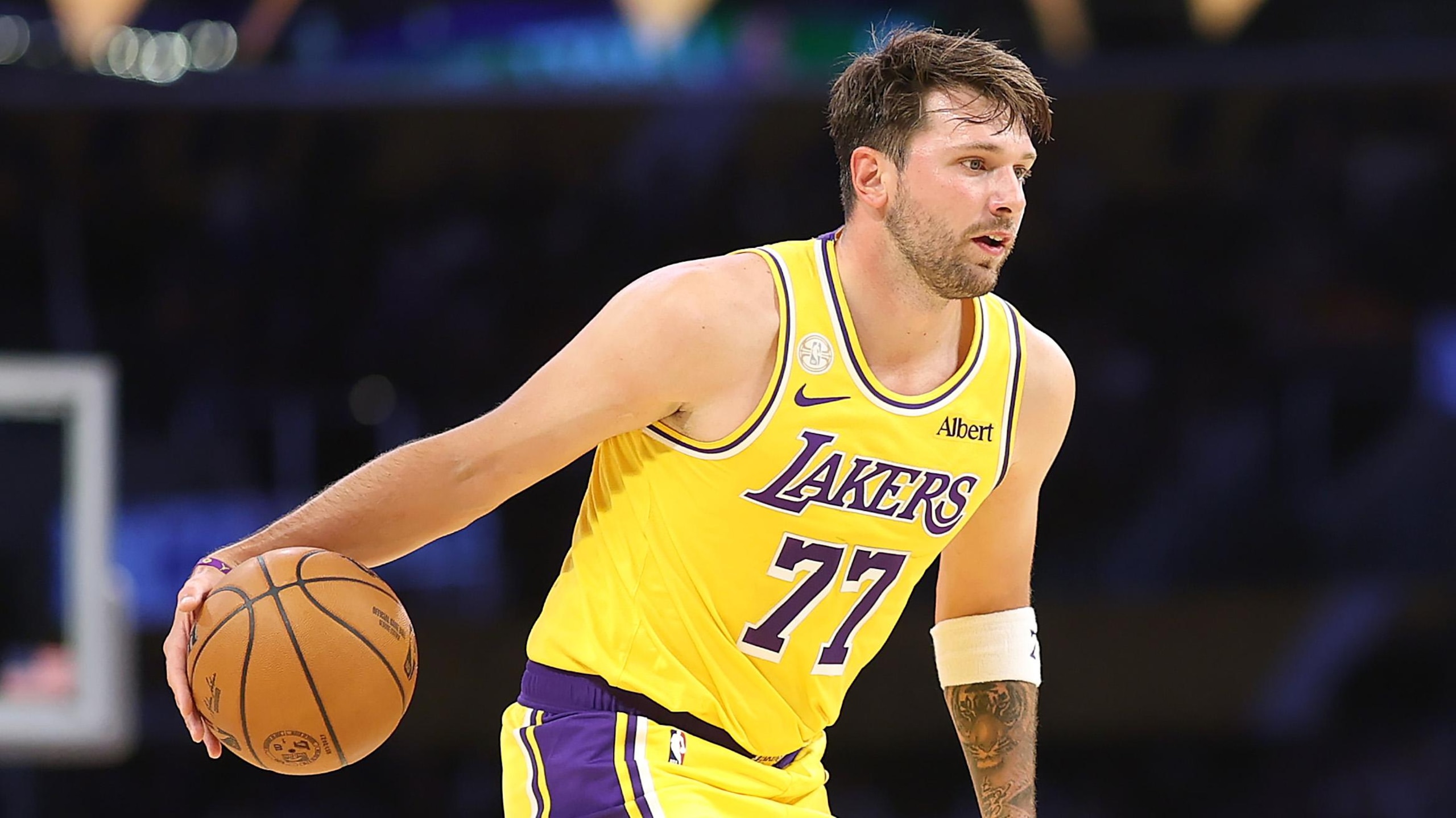 Golden State Warriors v Los Angeles Lakers