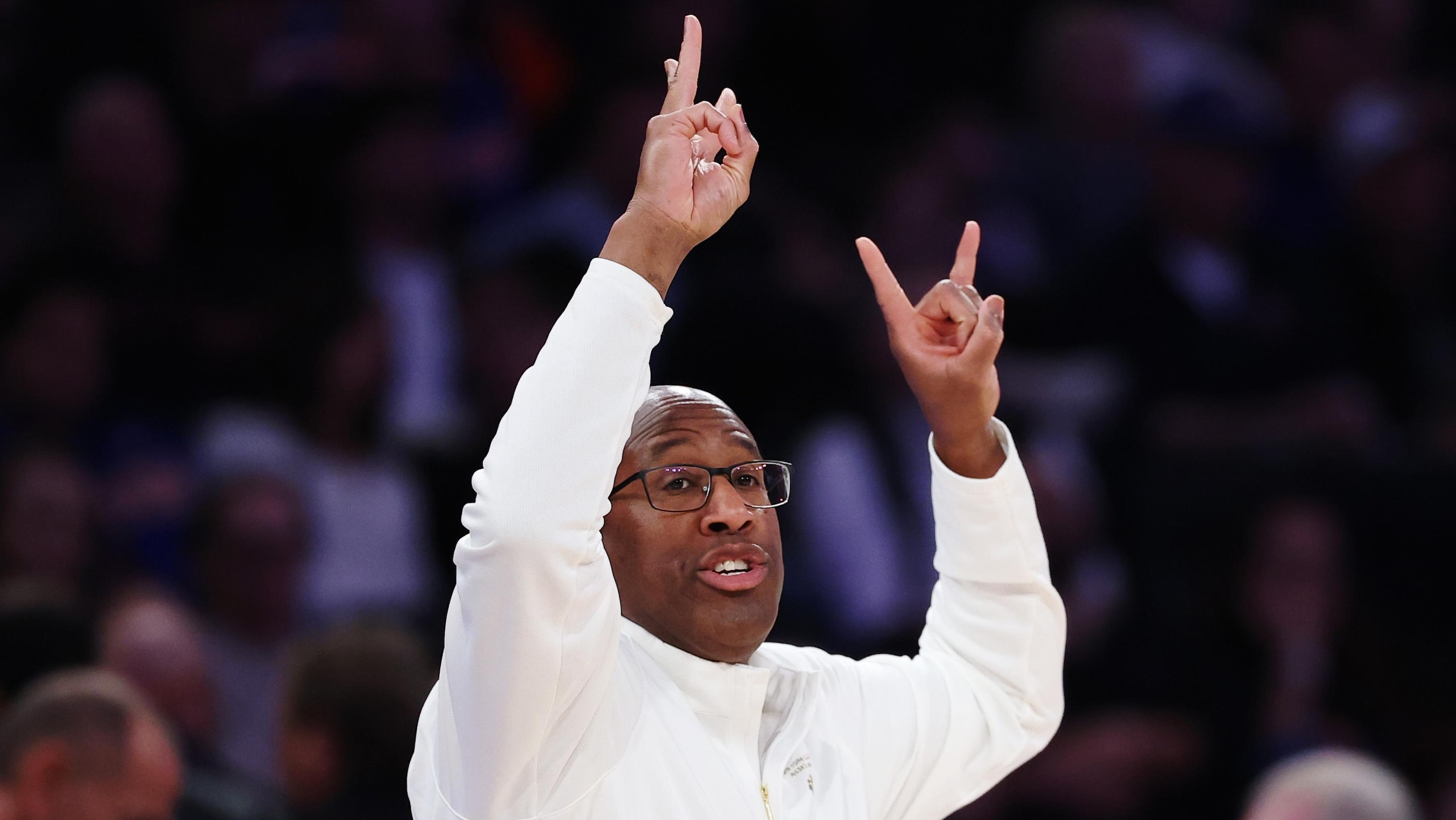 Philadelphia 76ers v New York Knicks
