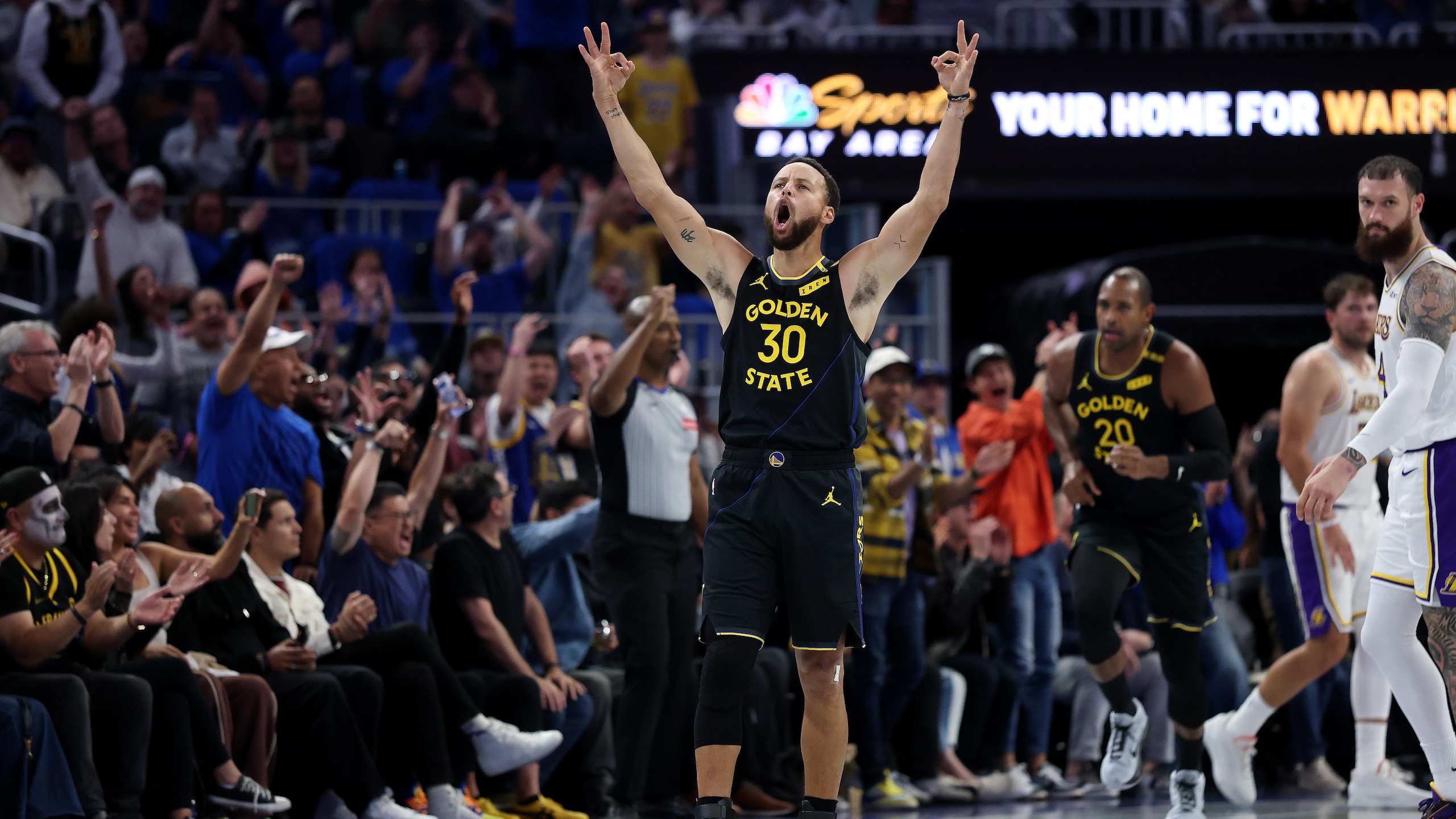 Los Angeles Lakers v Golden State Warriors